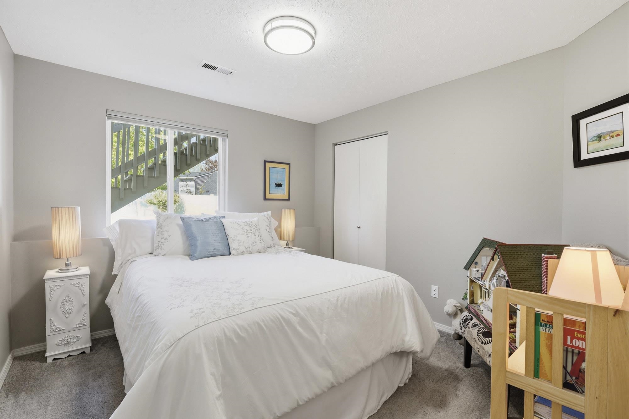 1221 N Wright Blvd - Photo 19