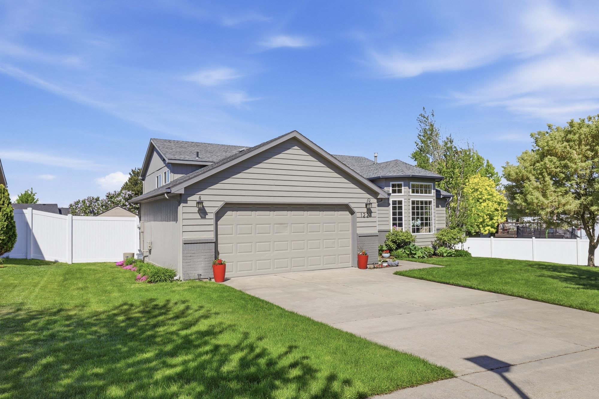 1221 N Wright Blvd - Photo 3