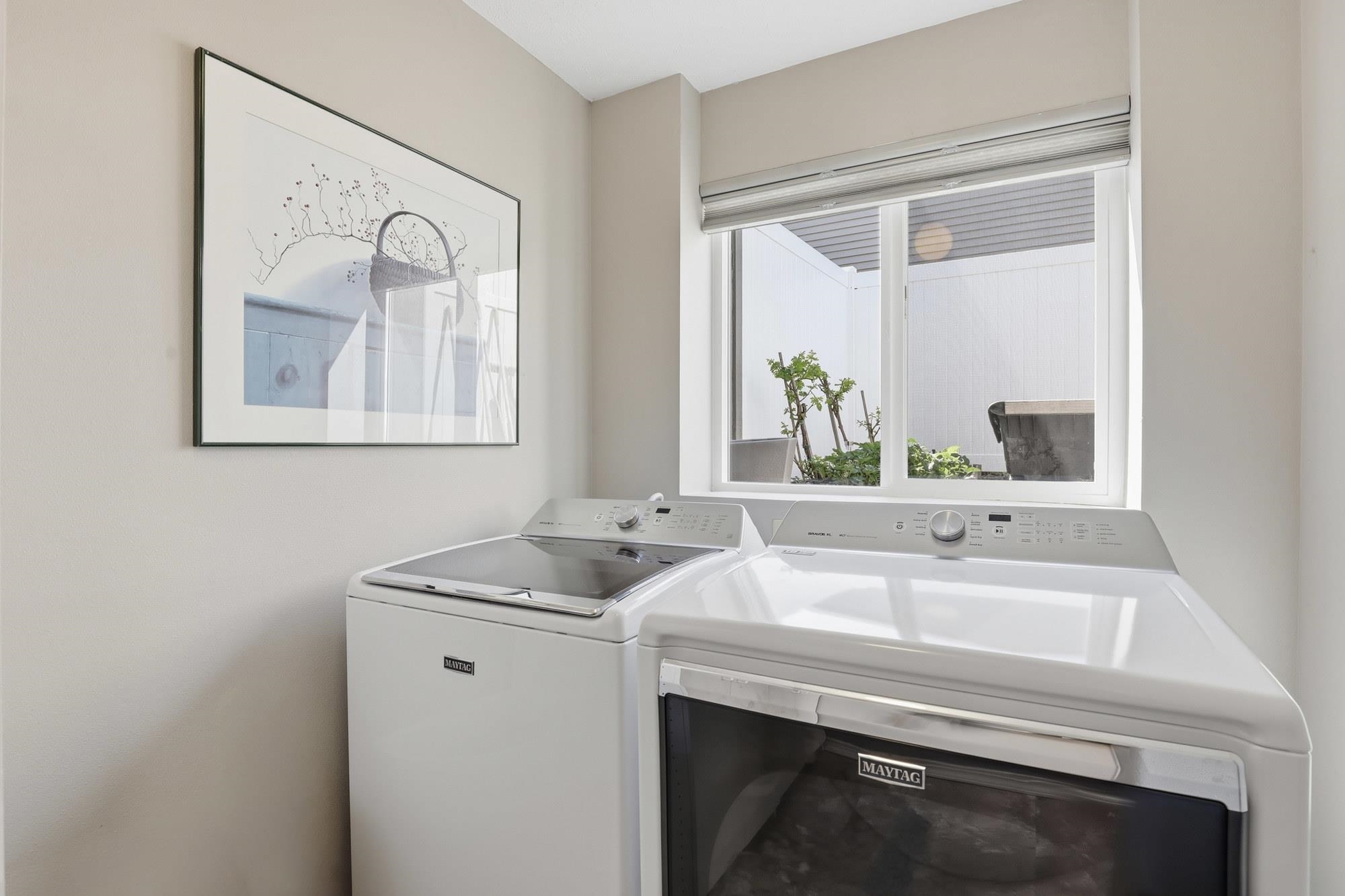 1221 N Wright Blvd - Photo 23