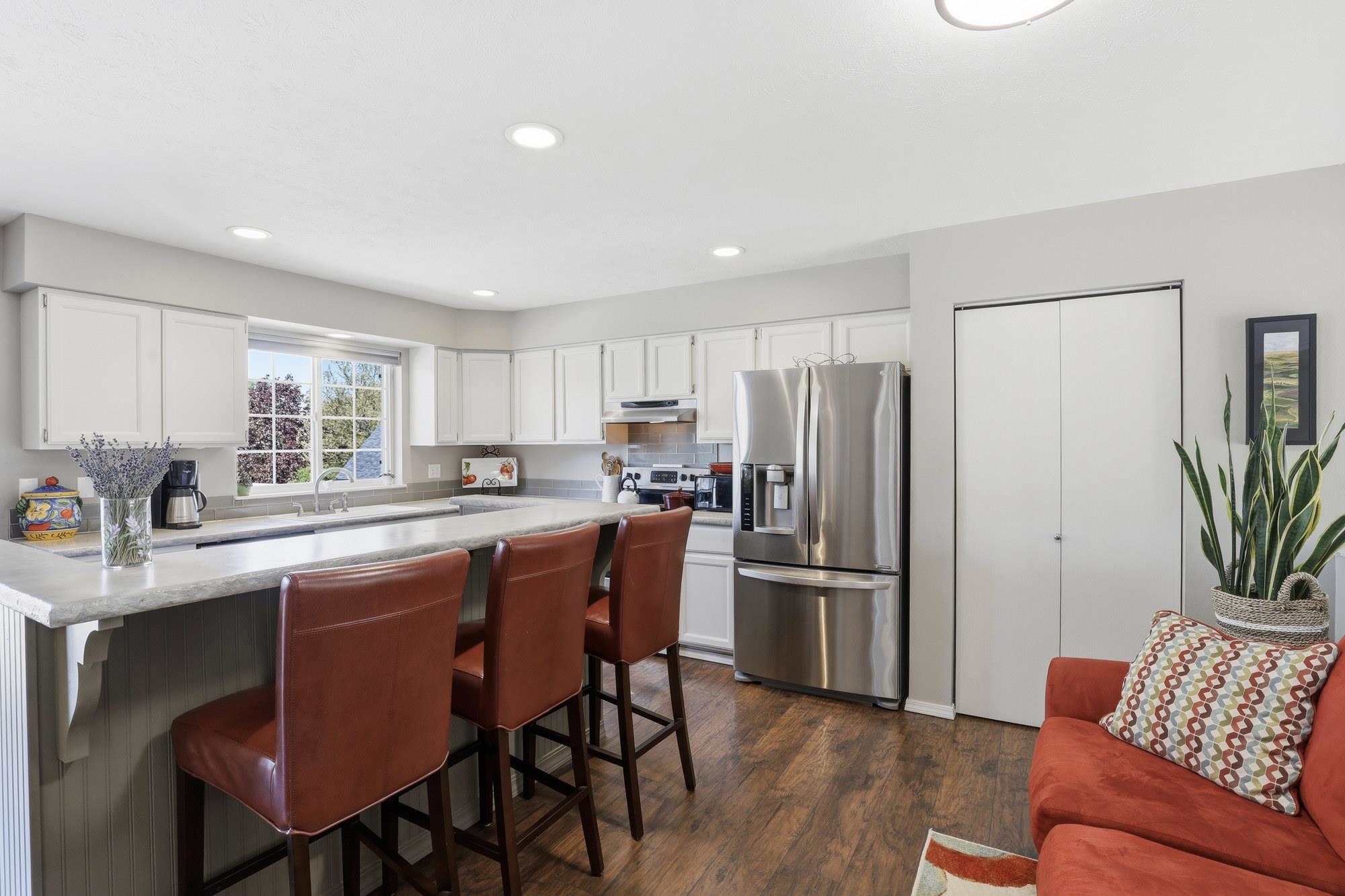 1221 N Wright Blvd - Photo 9