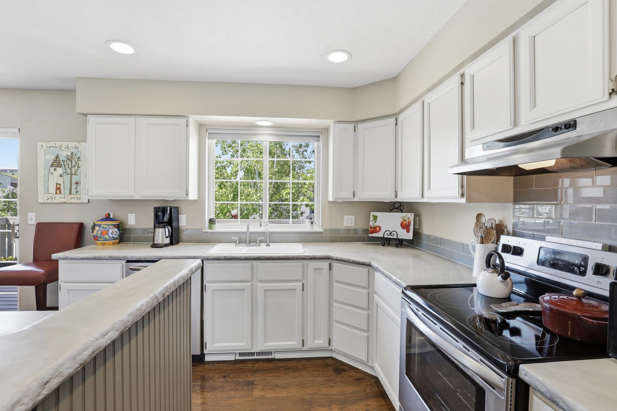 1221 N Wright Blvd - Photo 10