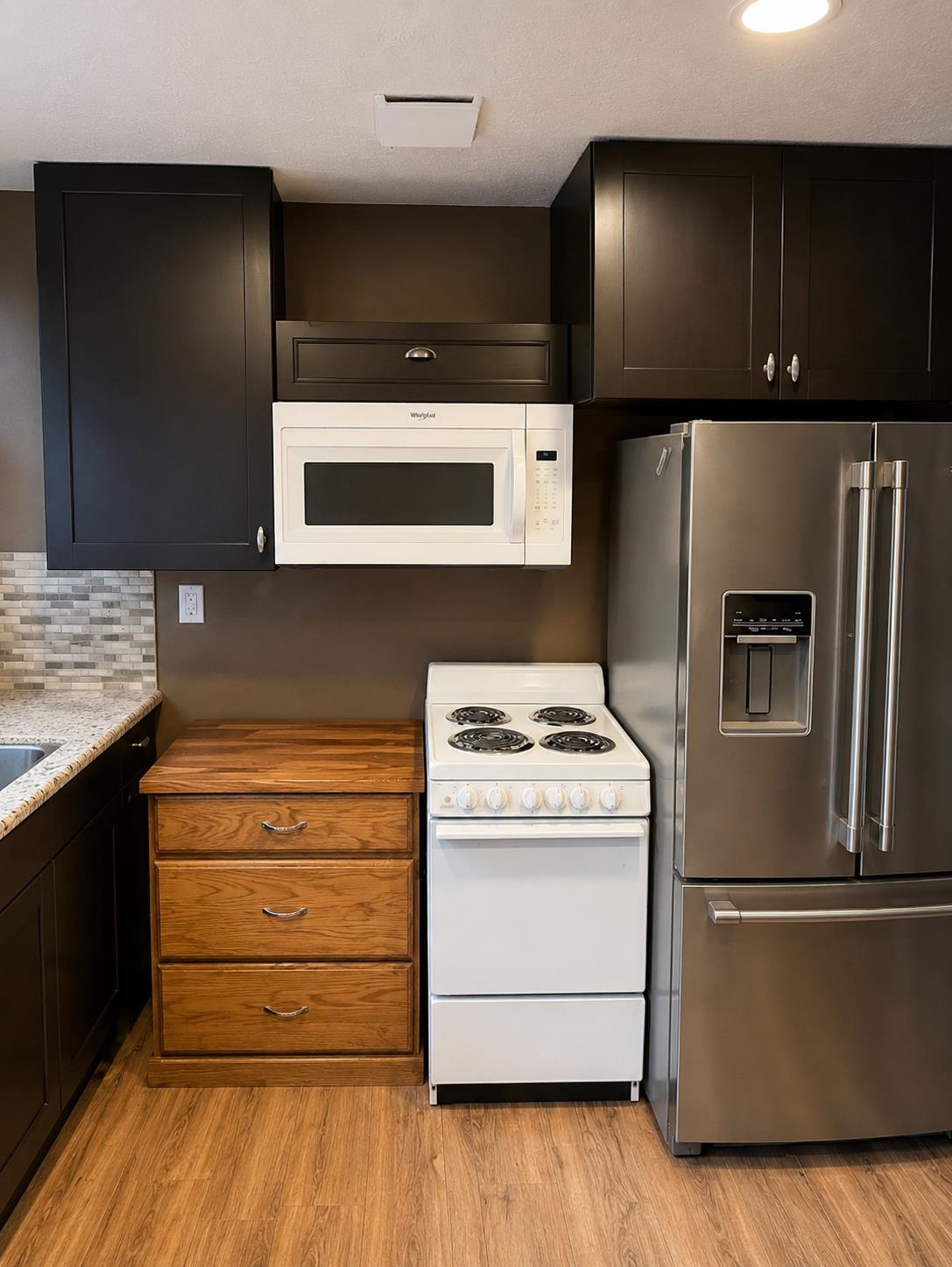 321 E Grace St - Photo 13
