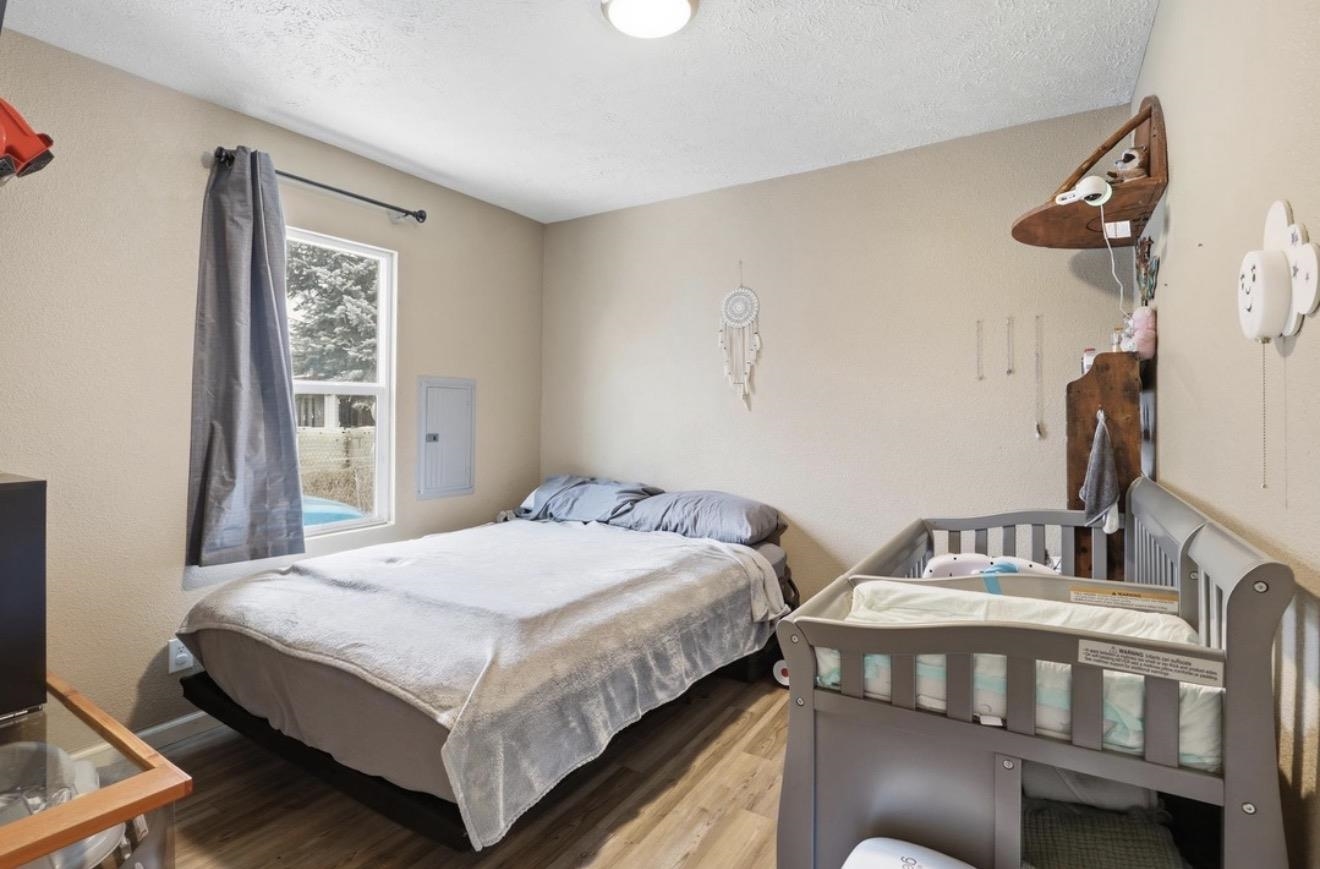 321 E Grace St - Photo 9