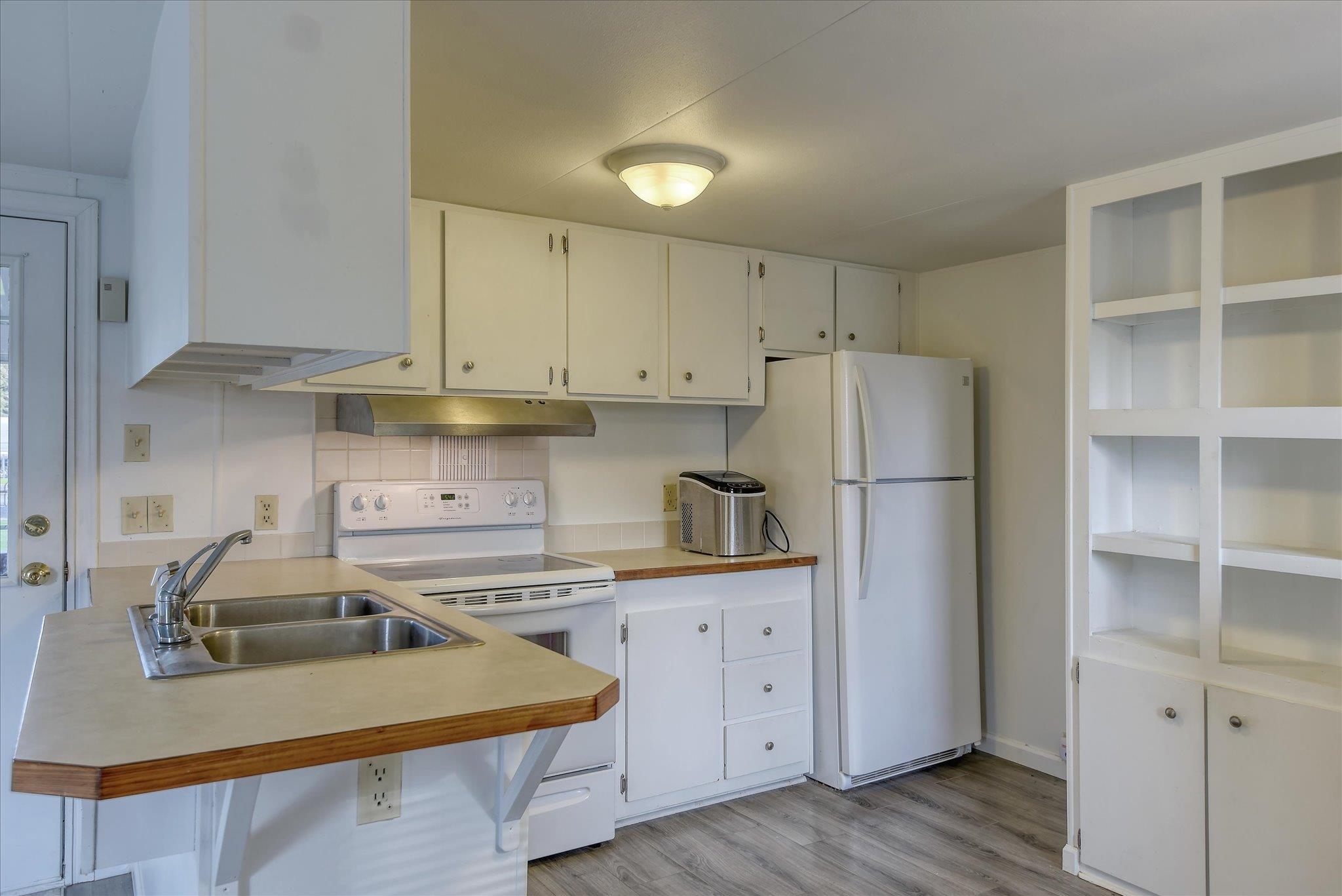 35717 N Spotted Rd - Photo 6