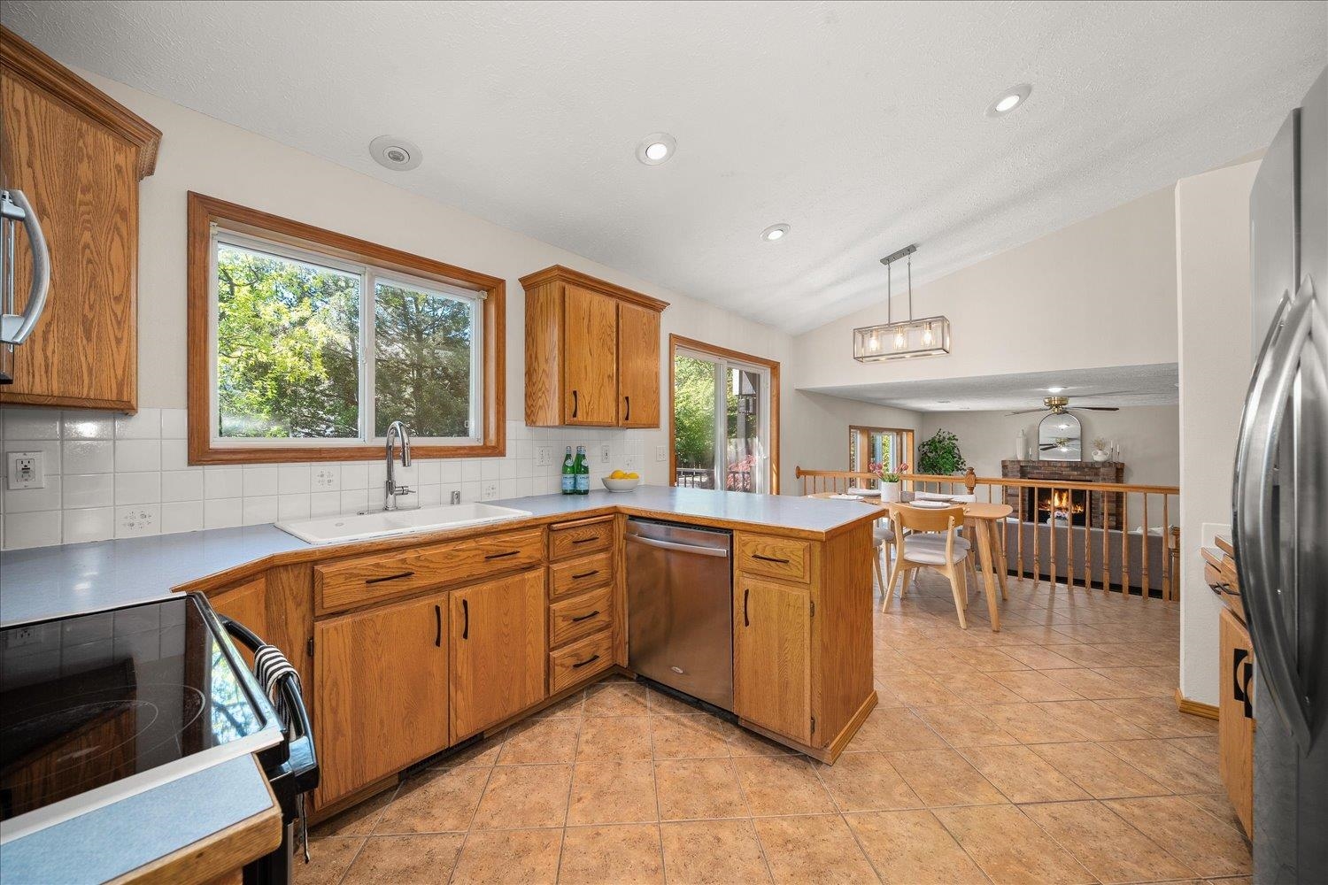 3814 E 49th Ave - Photo 12