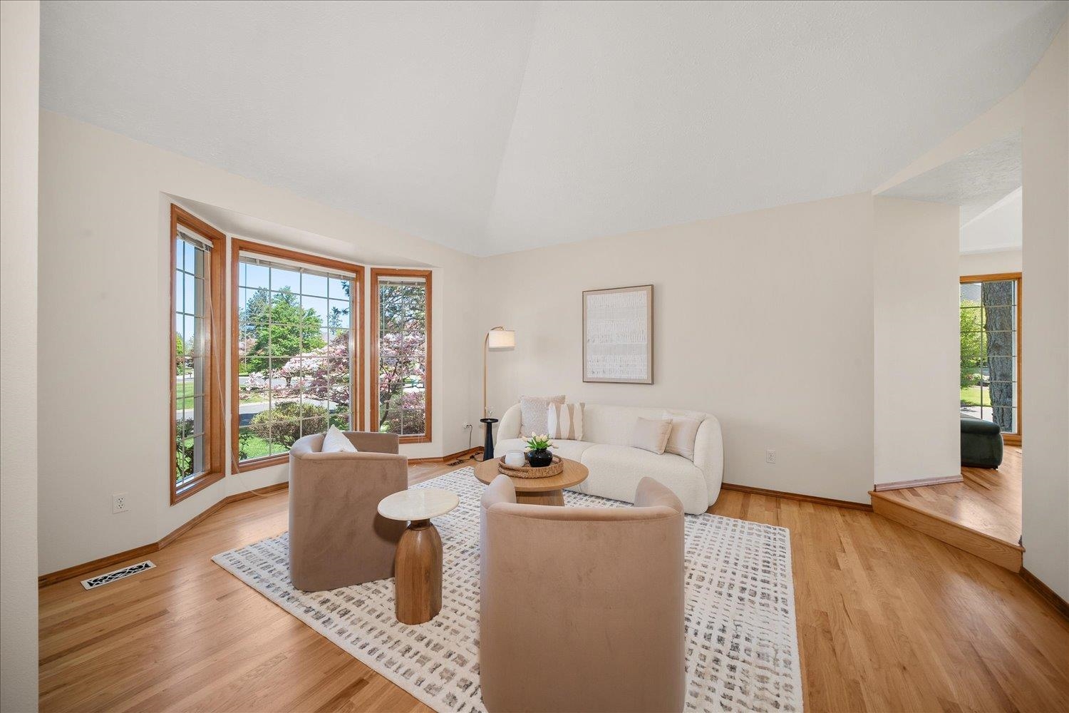 3814 E 49th Ave - Photo 3