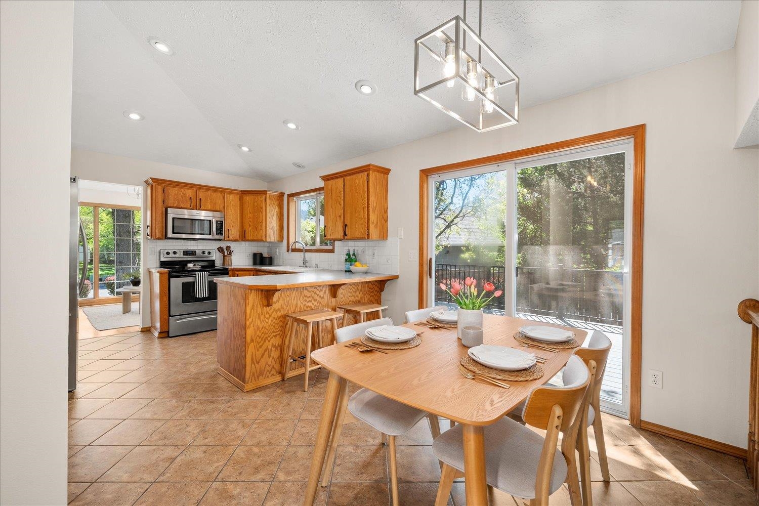 3814 E 49th Ave - Photo 6