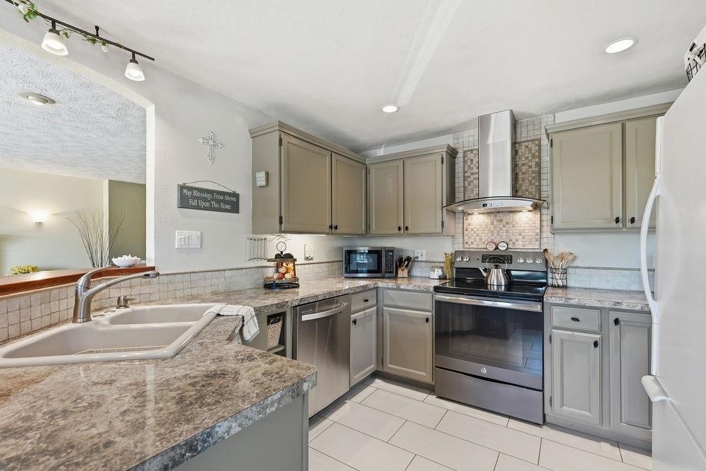 3223 E 31st Ave - Photo 6