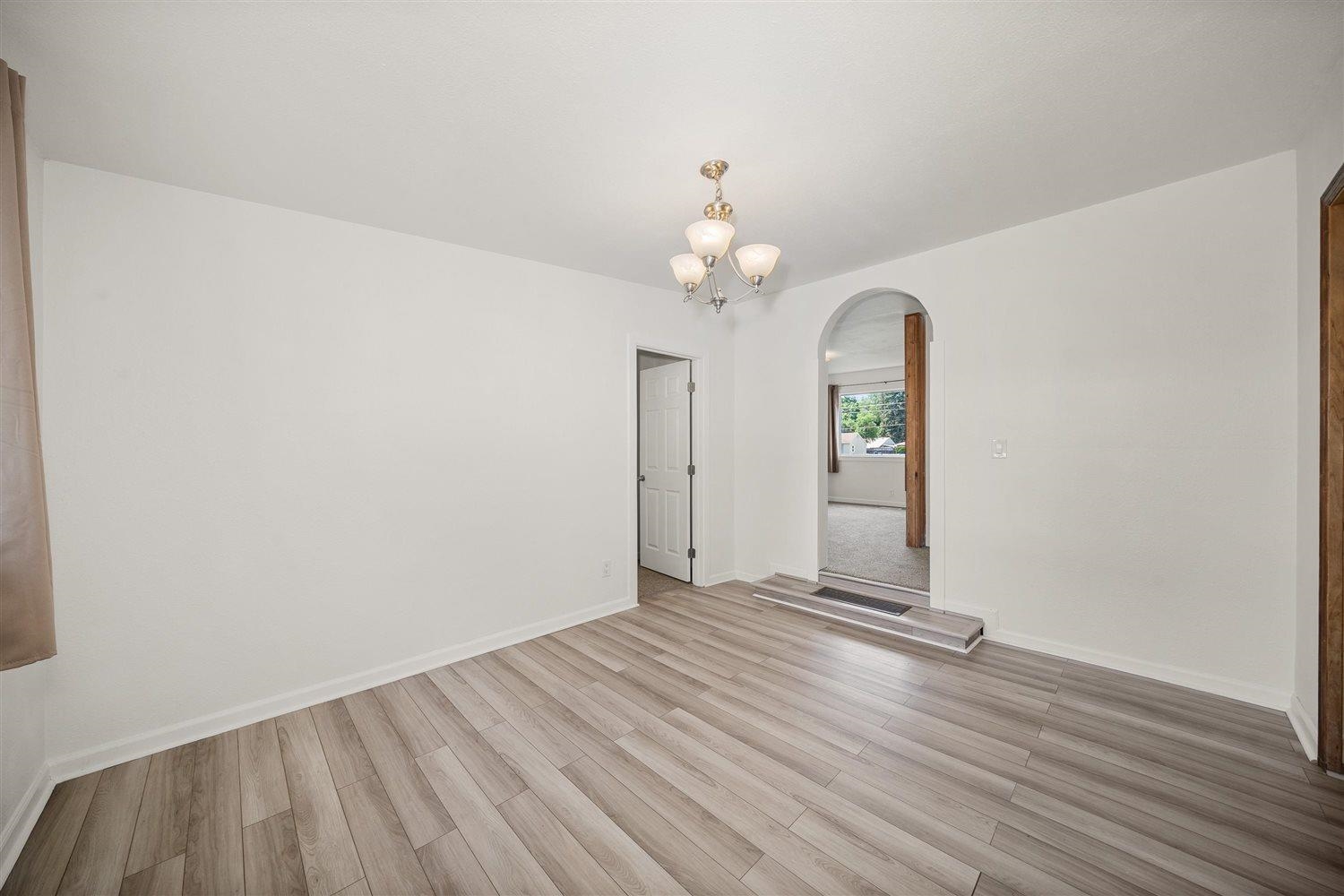 709 S Ray St - Photo 11