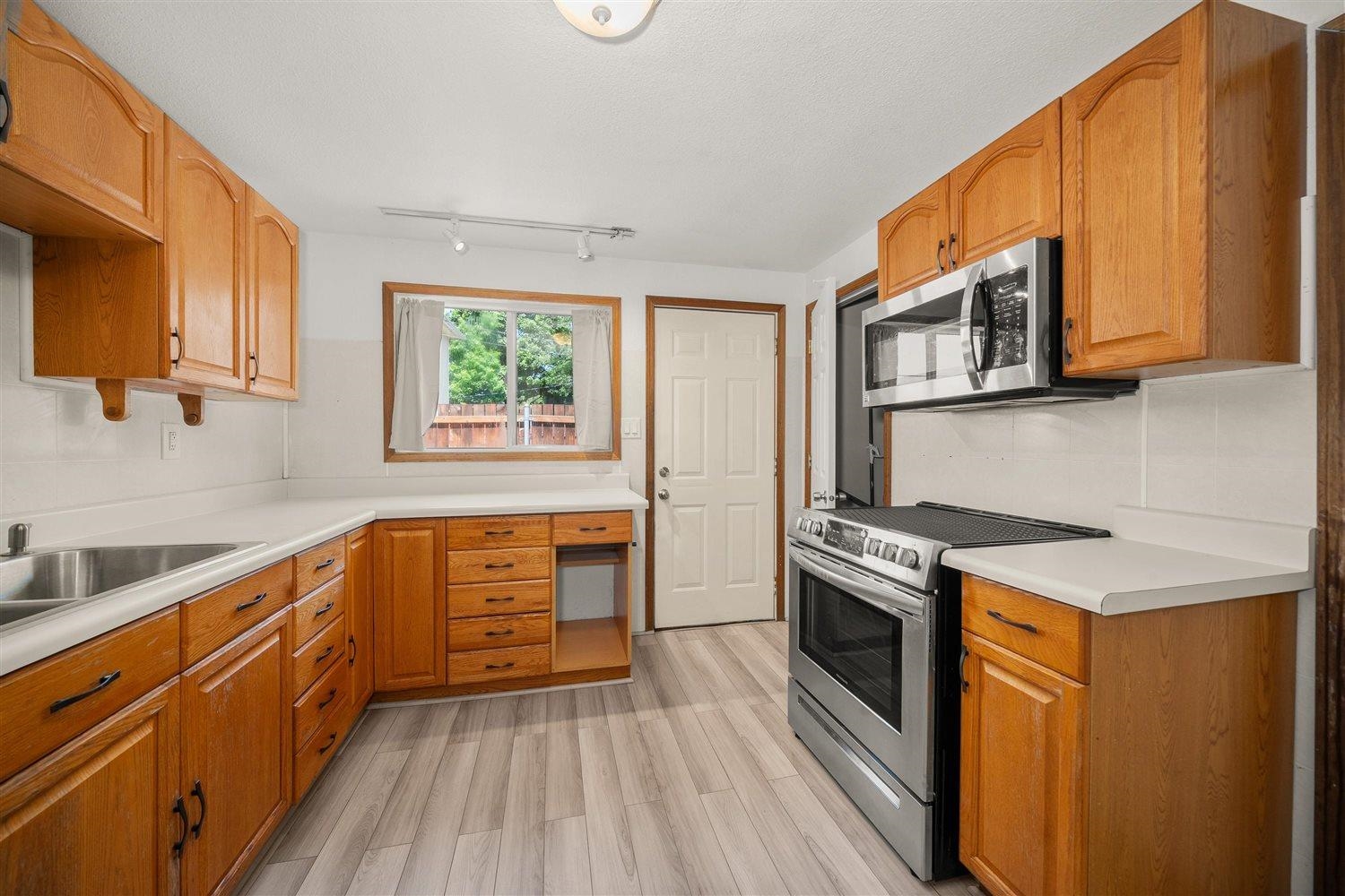 709 S Ray St - Photo 12