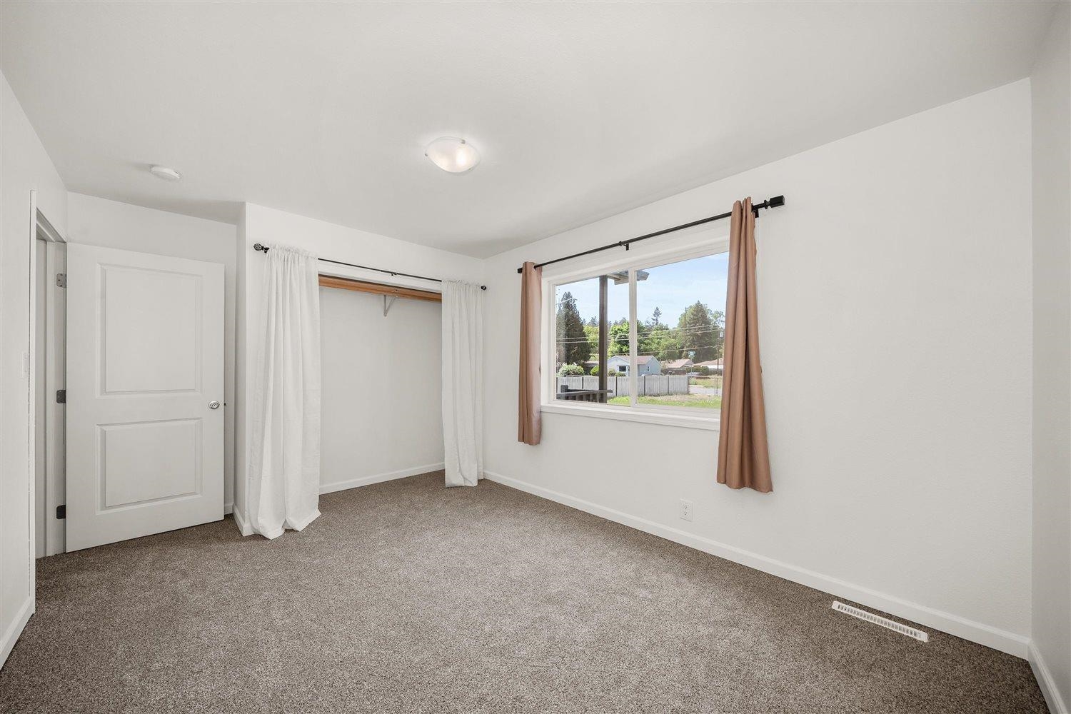 709 S Ray St - Photo 23