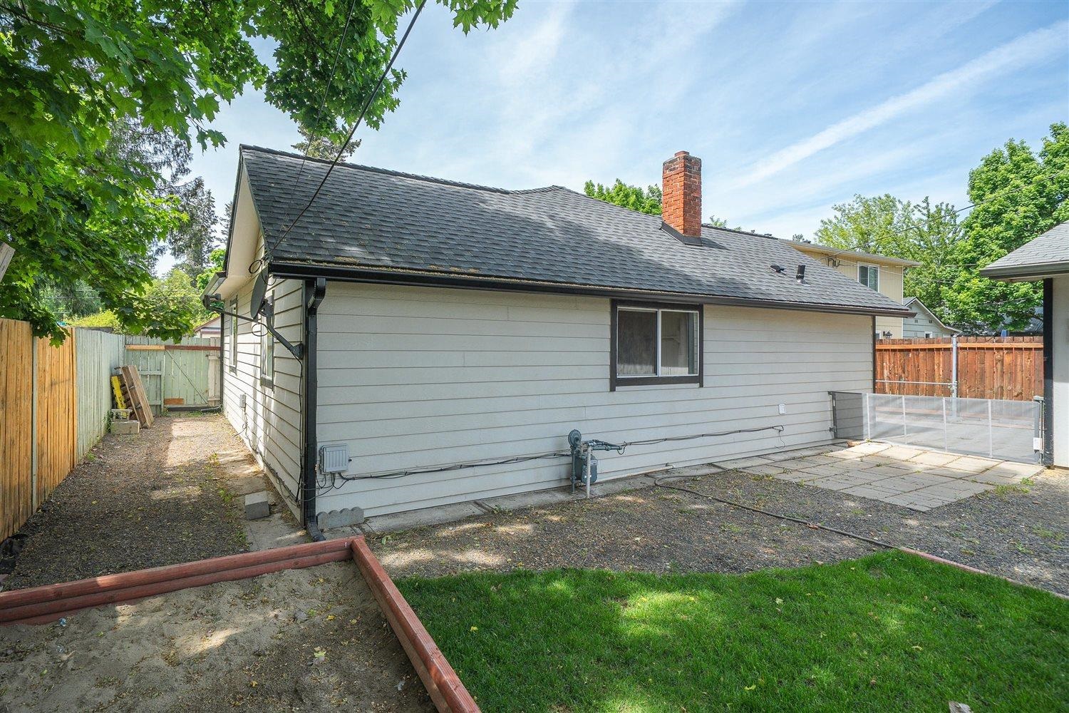 709 S Ray St - Photo 35