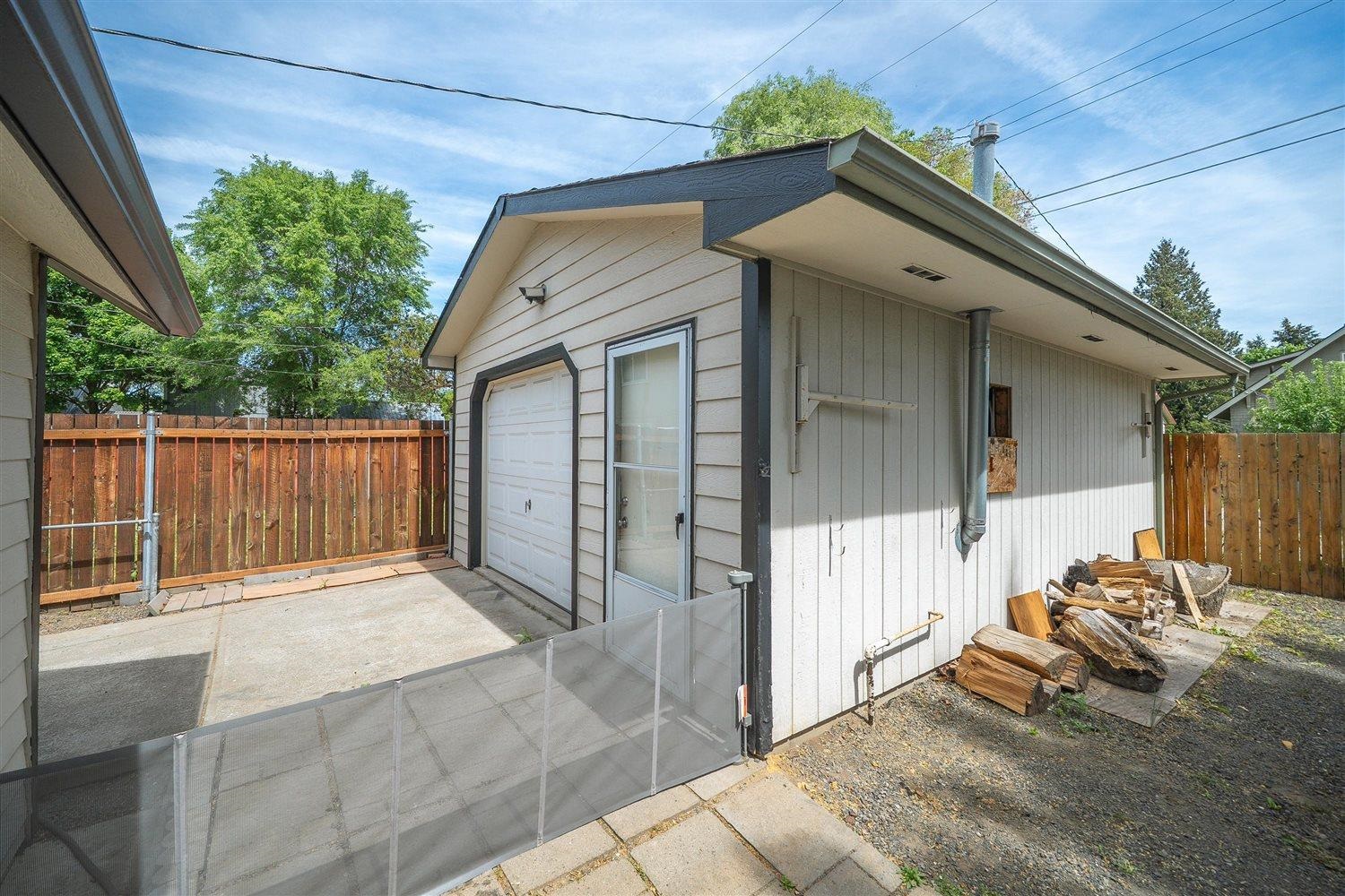 709 S Ray St - Photo 40