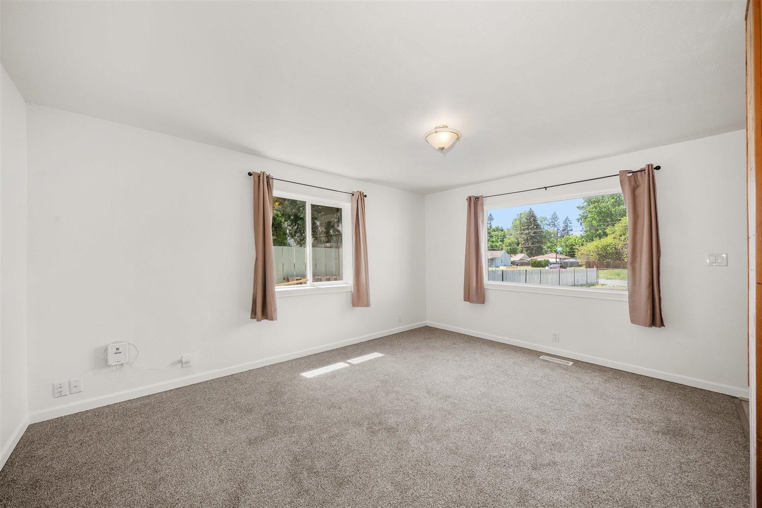 709 S Ray St - Photo 5