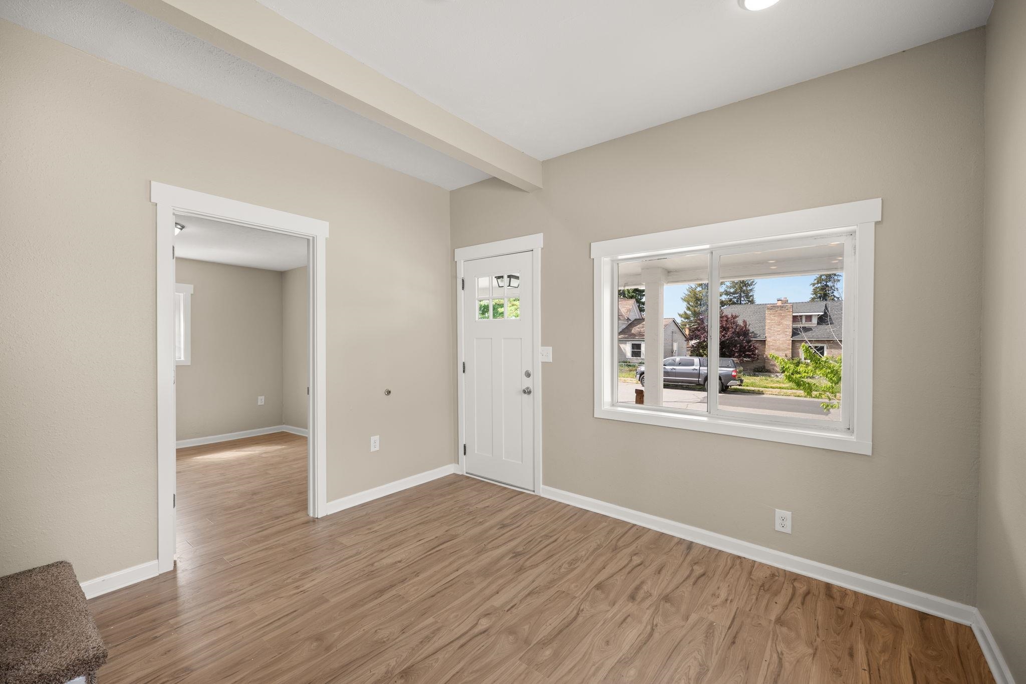 1928 E Heroy Ave - Photo 5