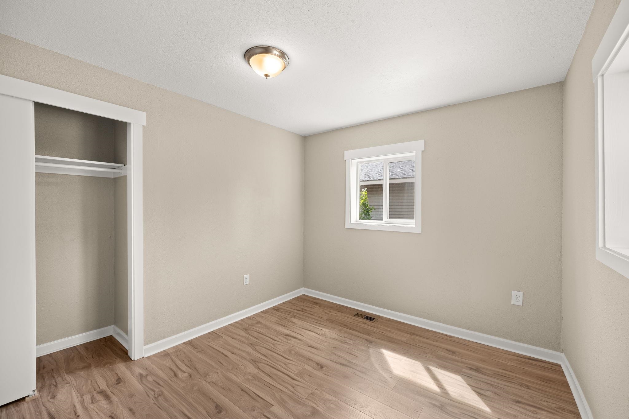 1928 E Heroy Ave - Photo 6
