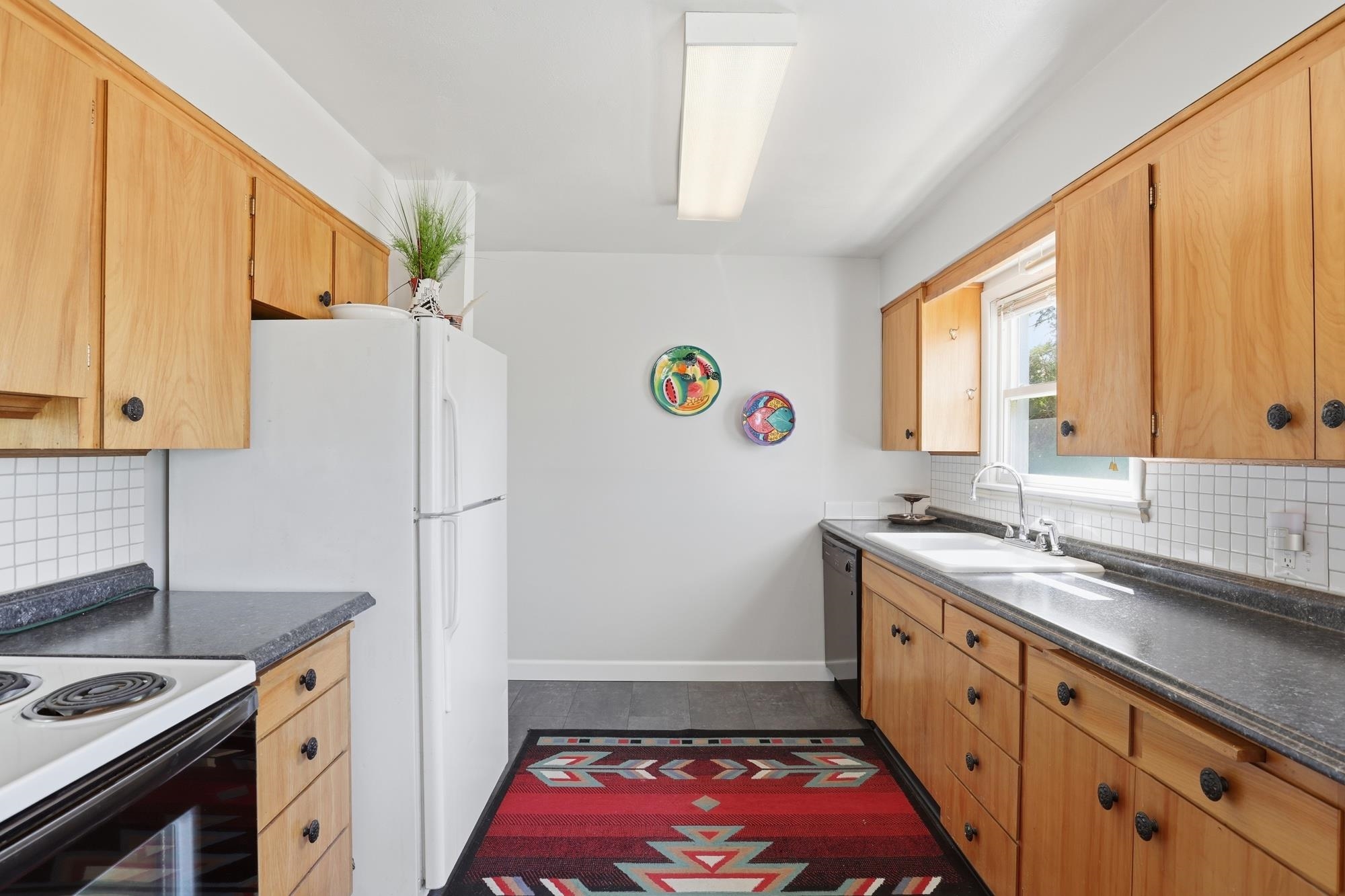 825 E 37th Ave - Photo 11