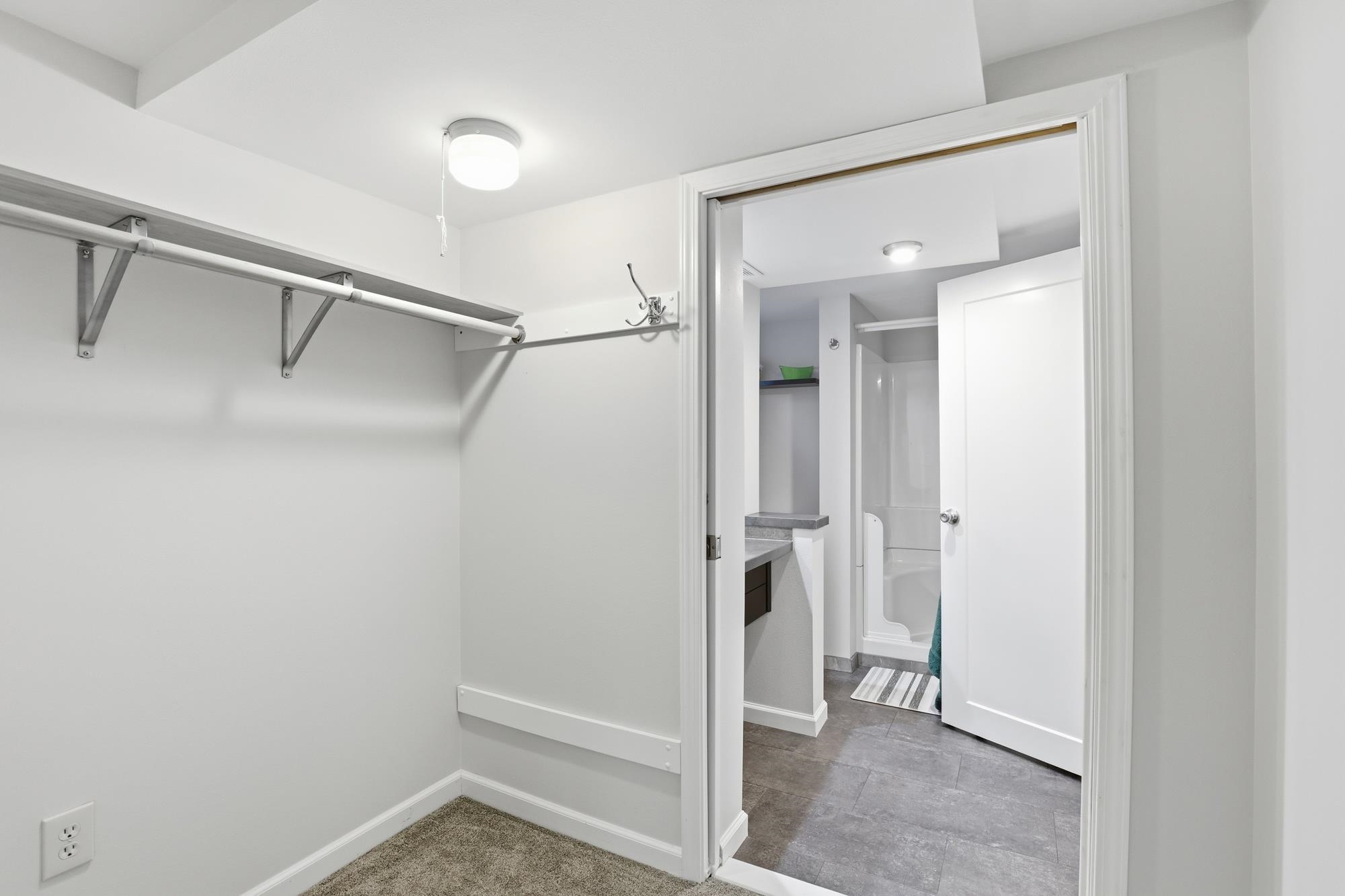825 E 37th Ave - Photo 25