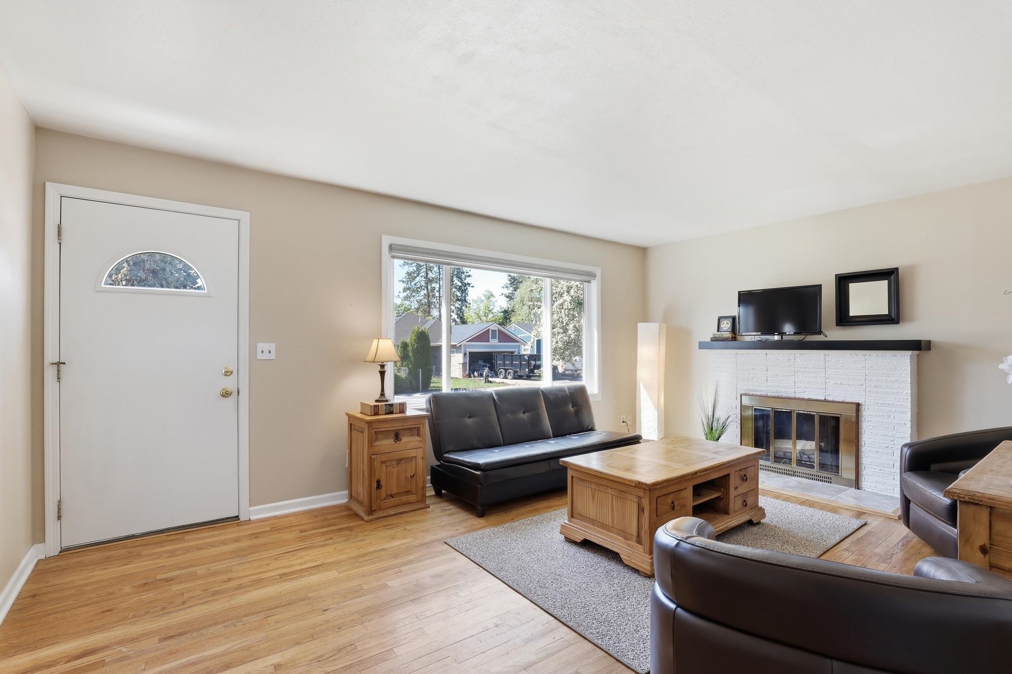 825 E 37th Ave - Photo 6
