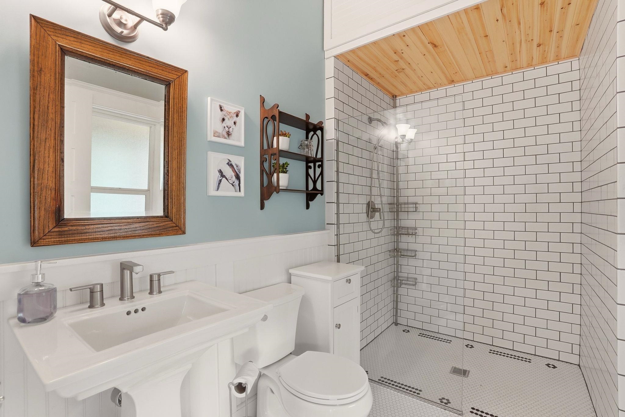 910 E 34th Ave - Photo 30
