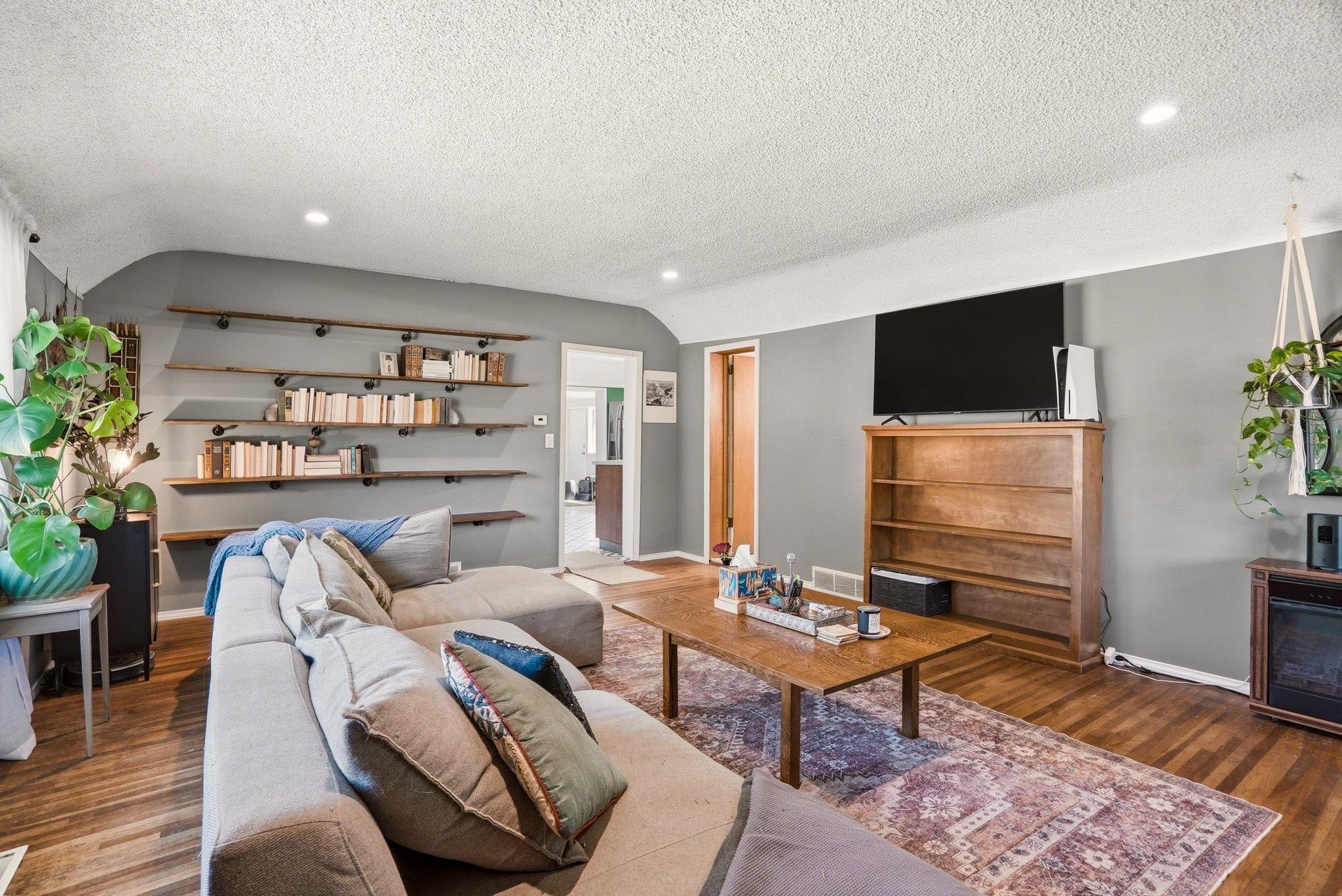 2907 S Oak St - Photo 8