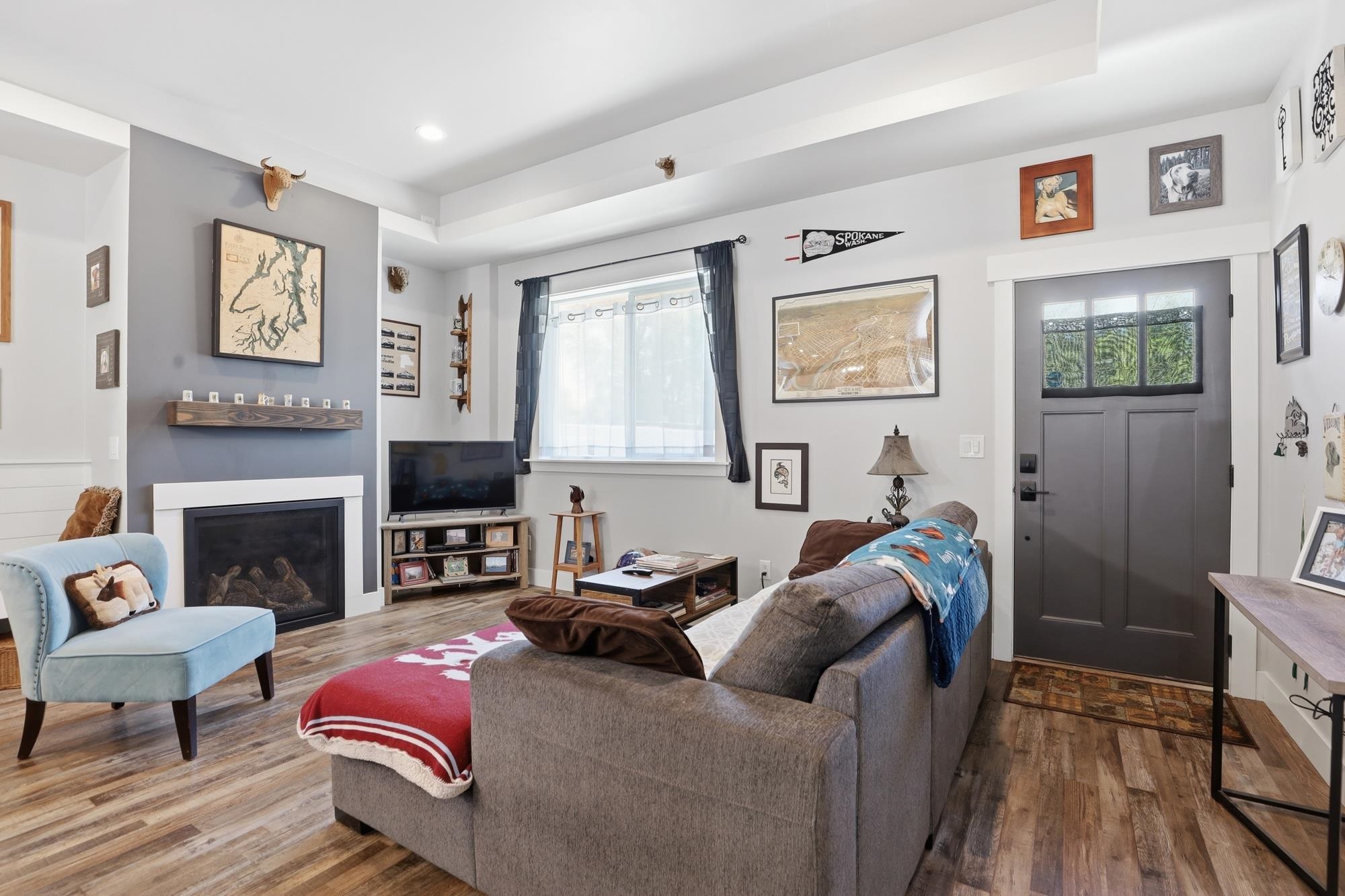 114 W GRAVES Rd - Photo 2