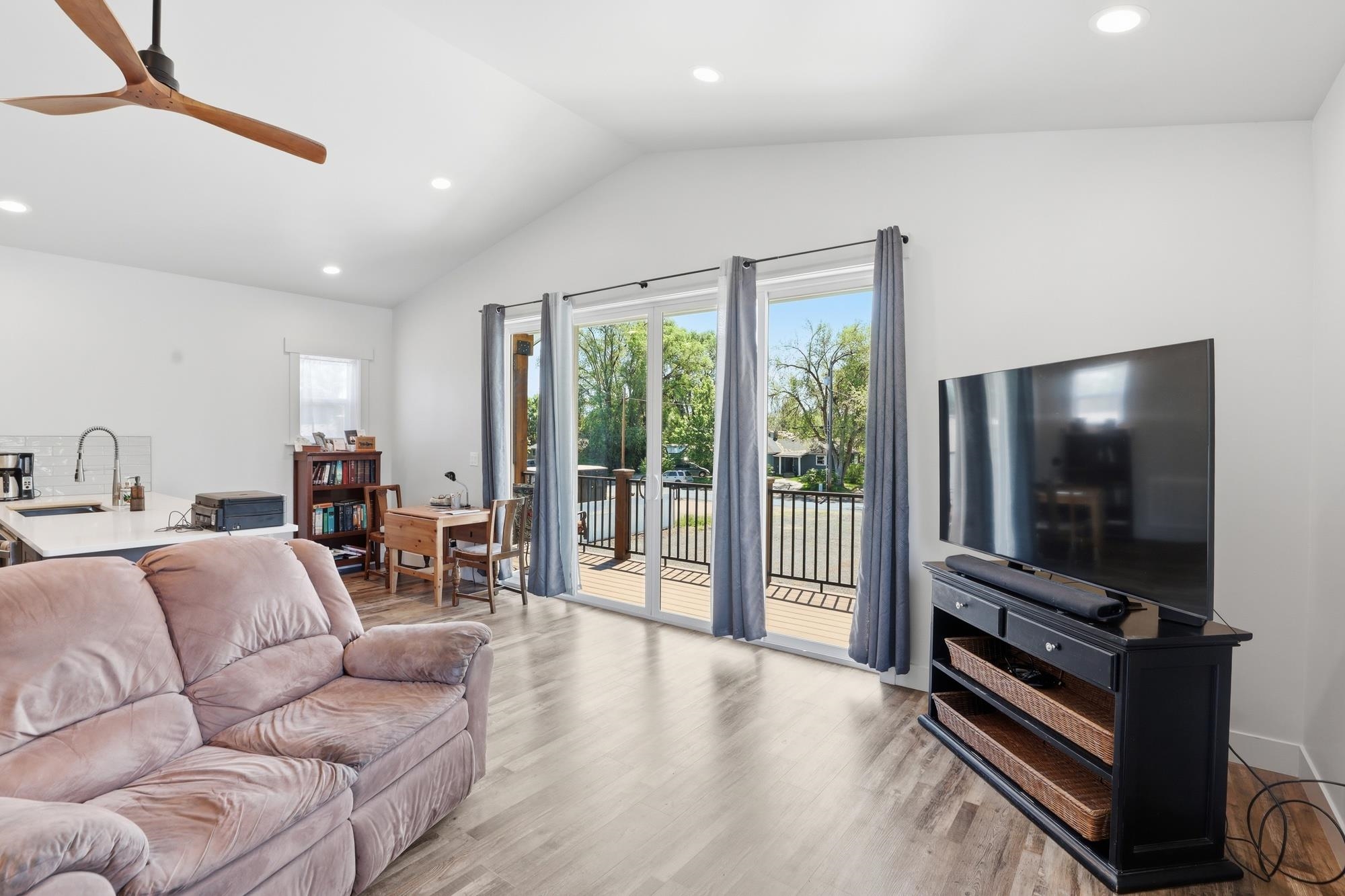 114 W GRAVES Rd - Photo 8