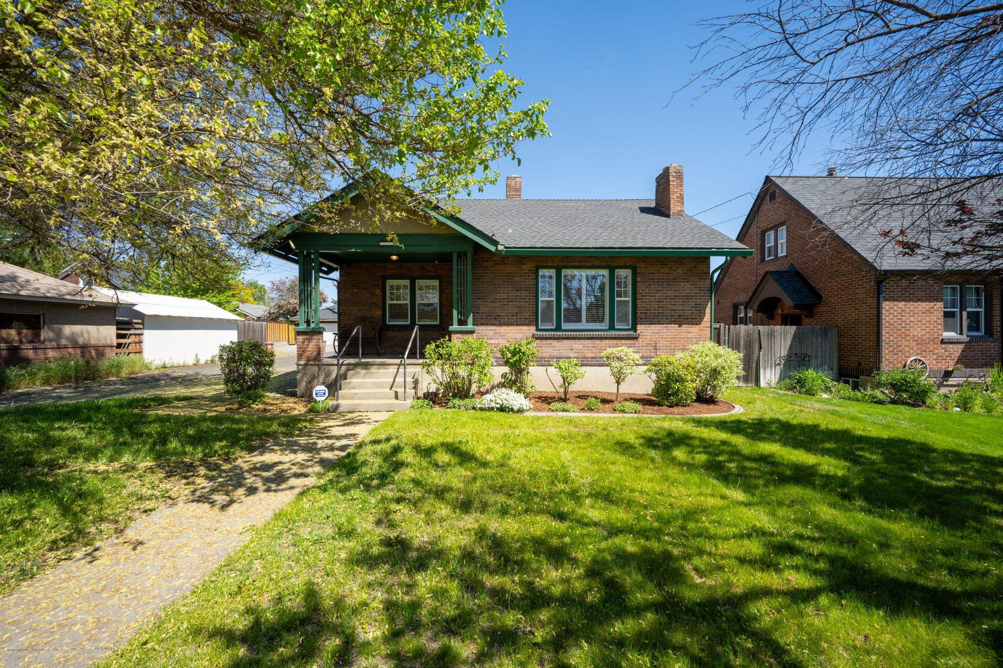 3408 N Lidgerwood St - Photo 1