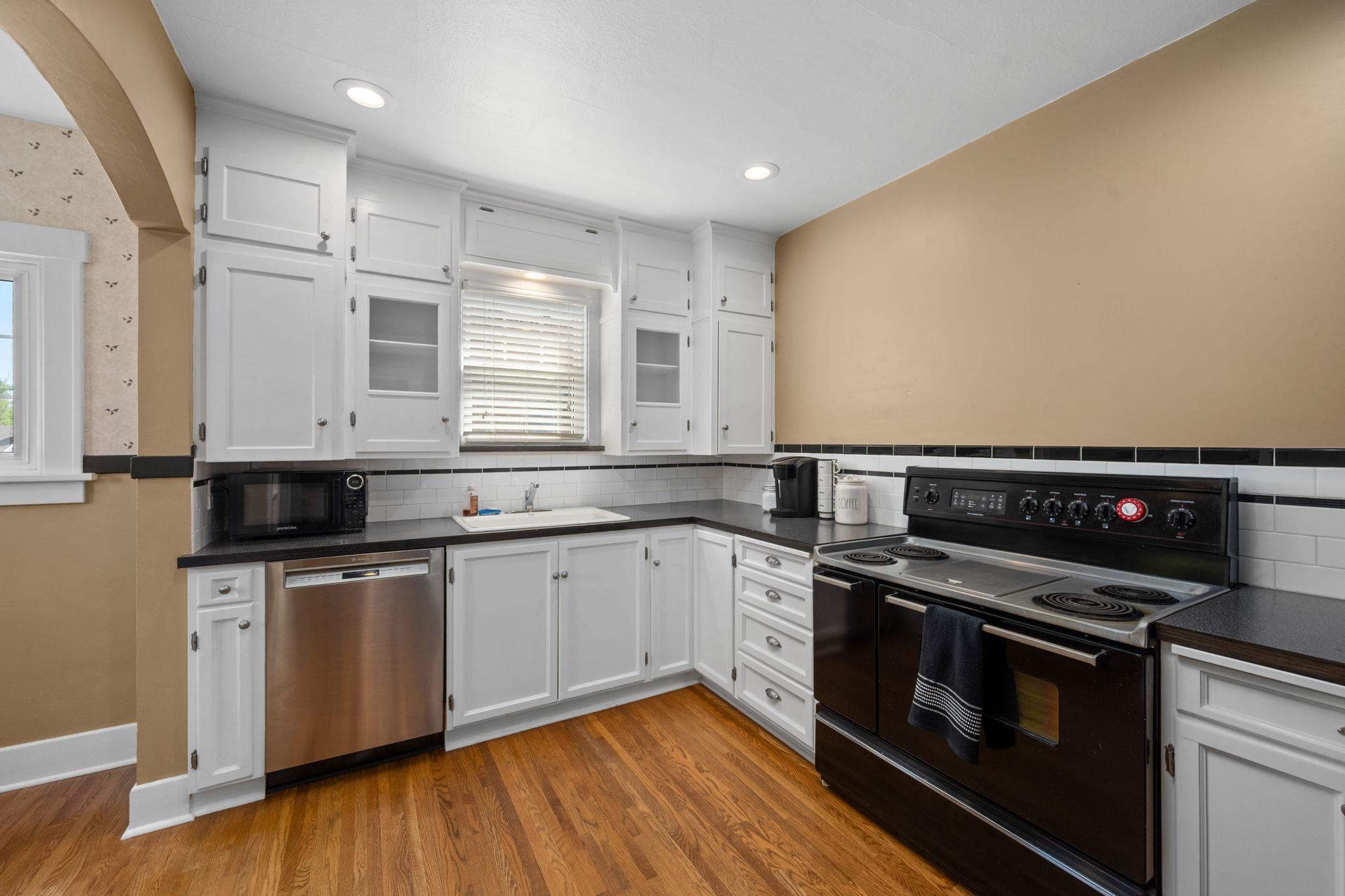 3408 N Lidgerwood St - Photo 14