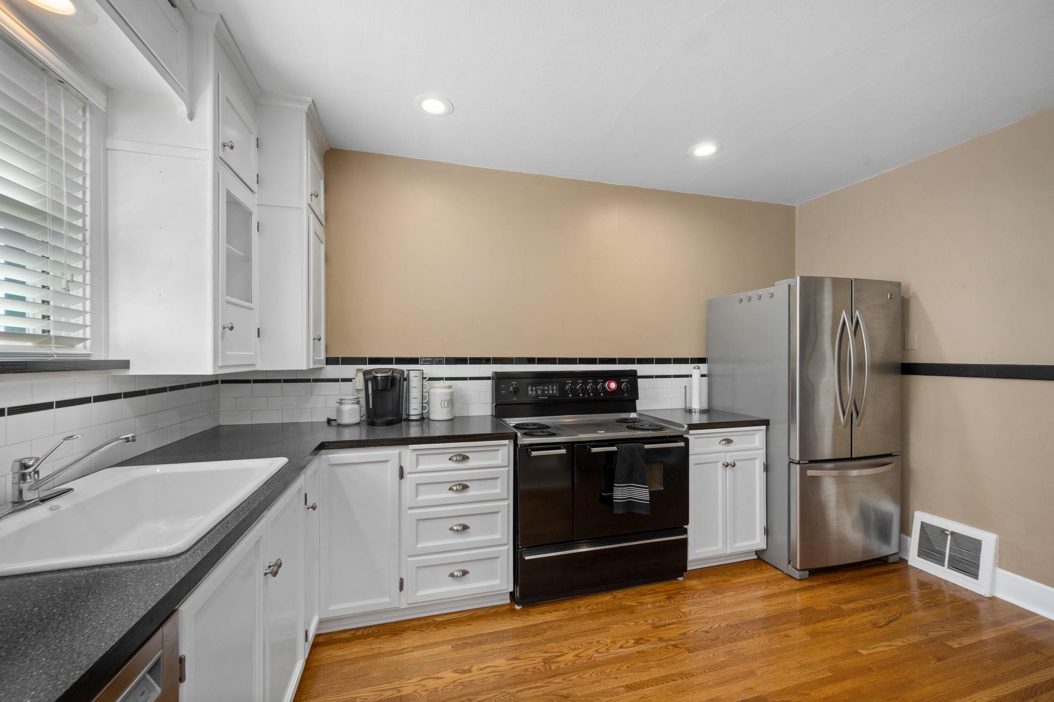 3408 N Lidgerwood St - Photo 17