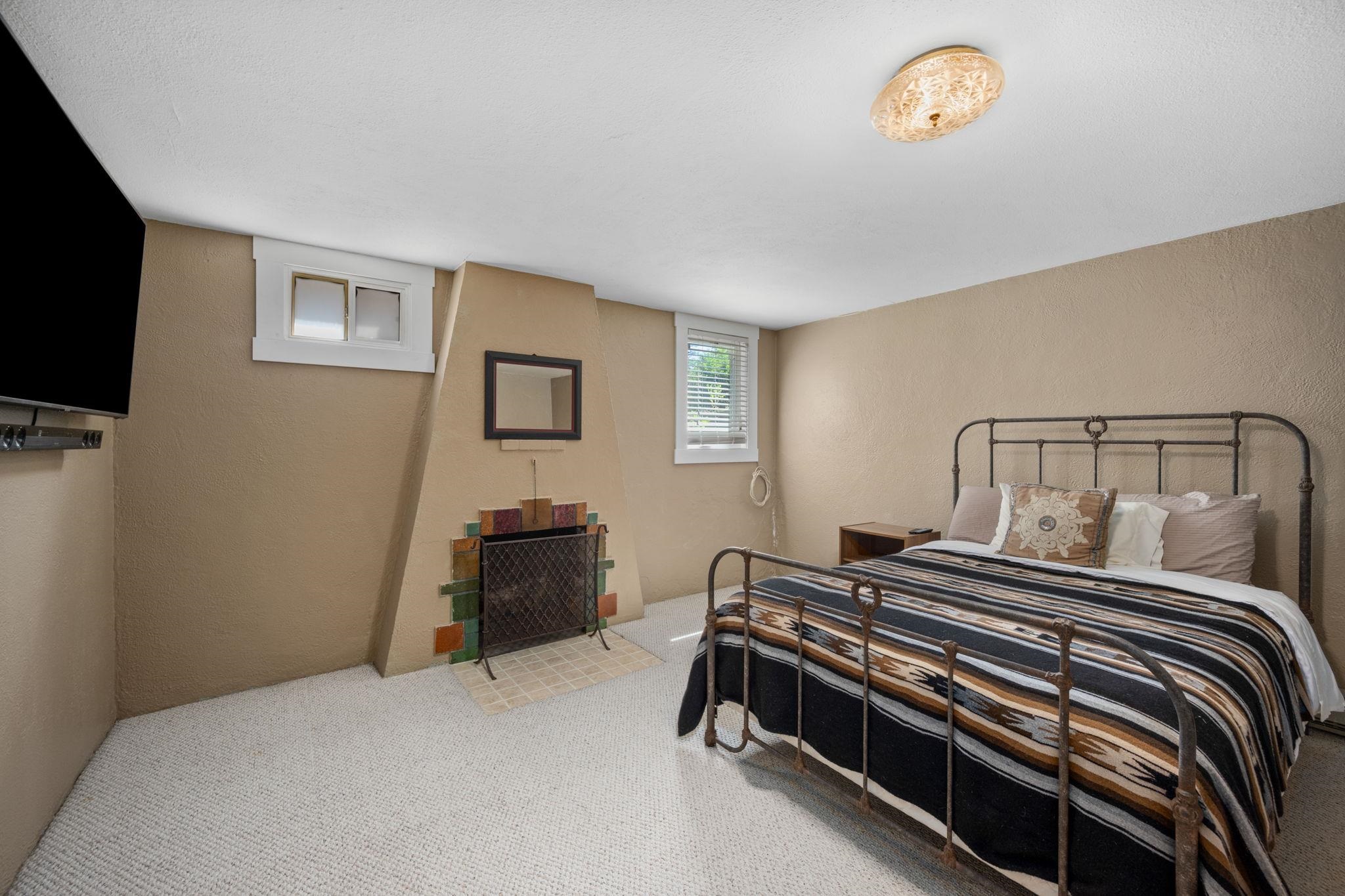 3408 N Lidgerwood St - Photo 21