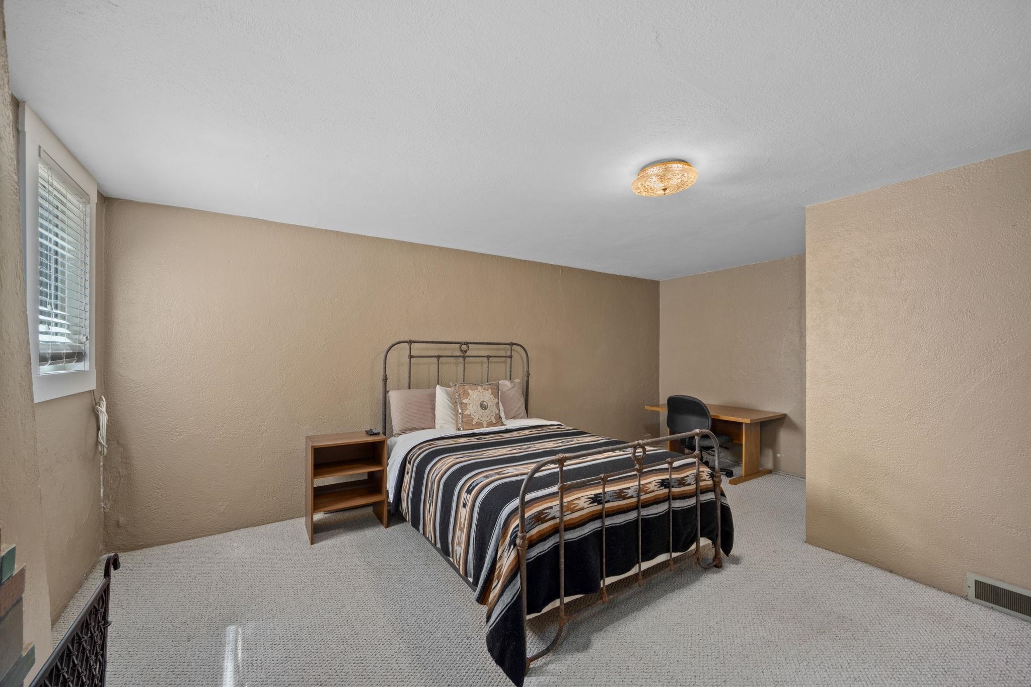 3408 N Lidgerwood St - Photo 22