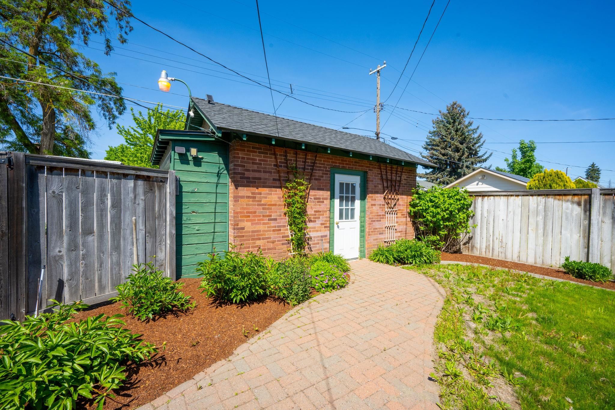 3408 N Lidgerwood St - Photo 30