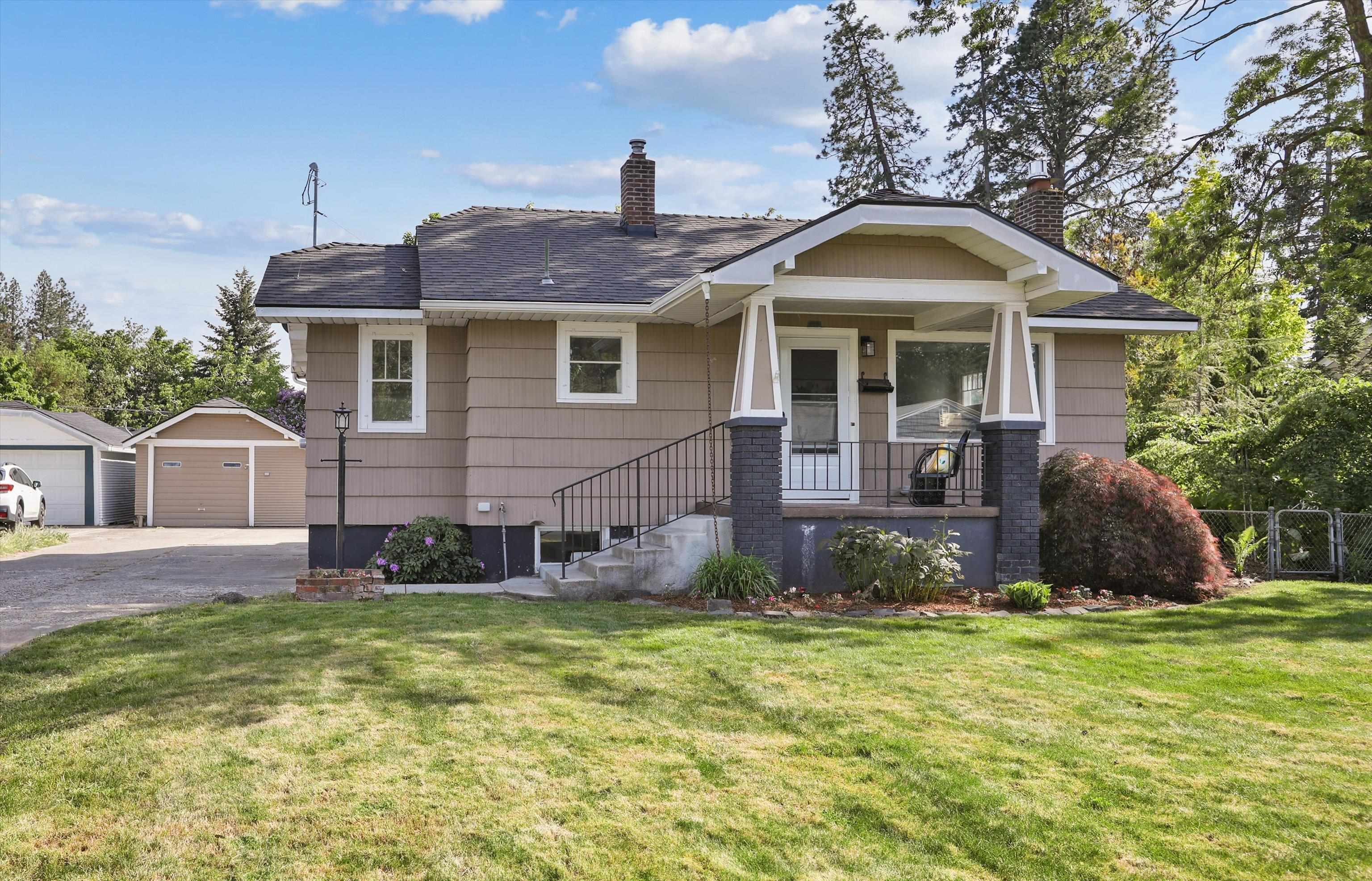 1032 E 33rd Ave - Photo 1