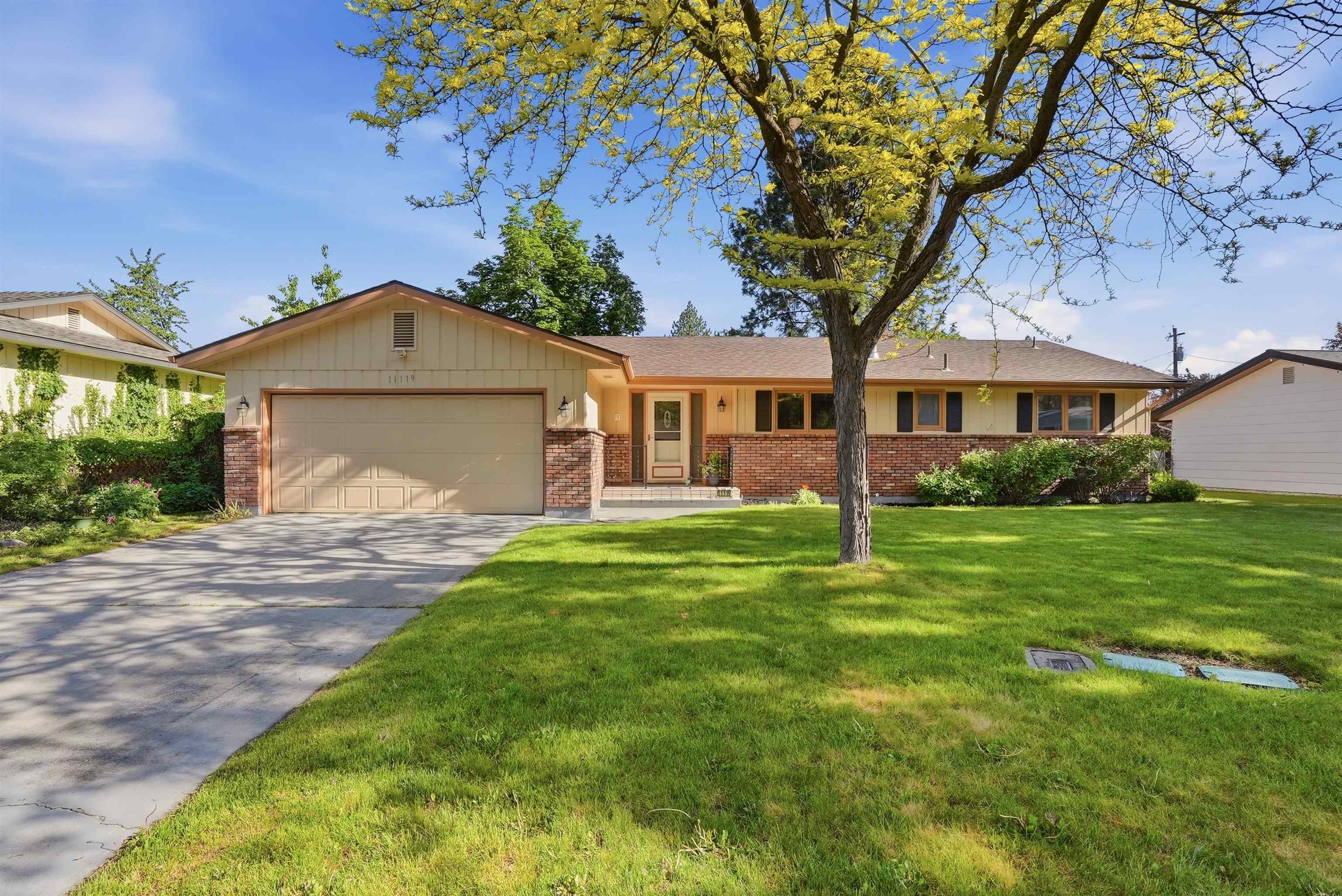 11119 E 26TH Ave - Photo 2