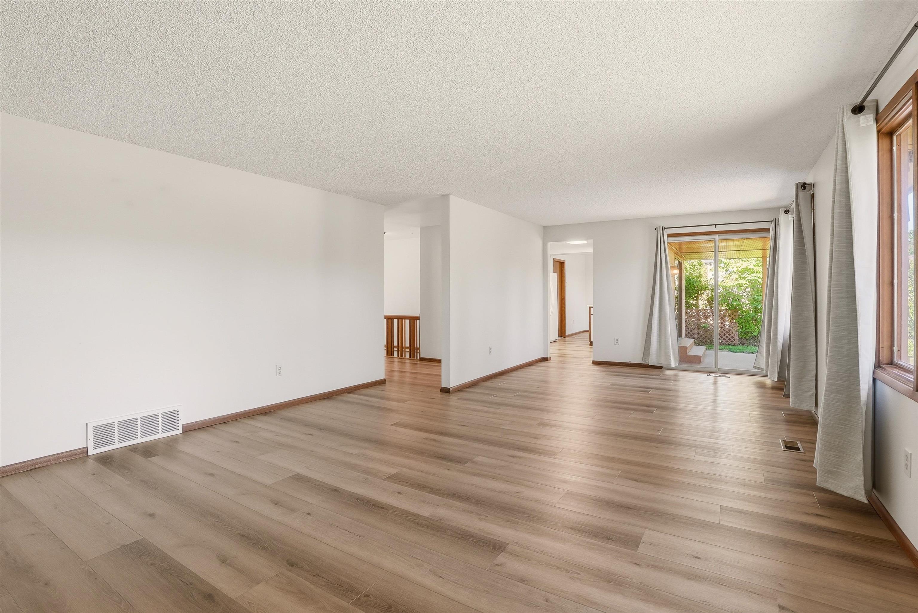 11119 E 26TH Ave - Photo 11