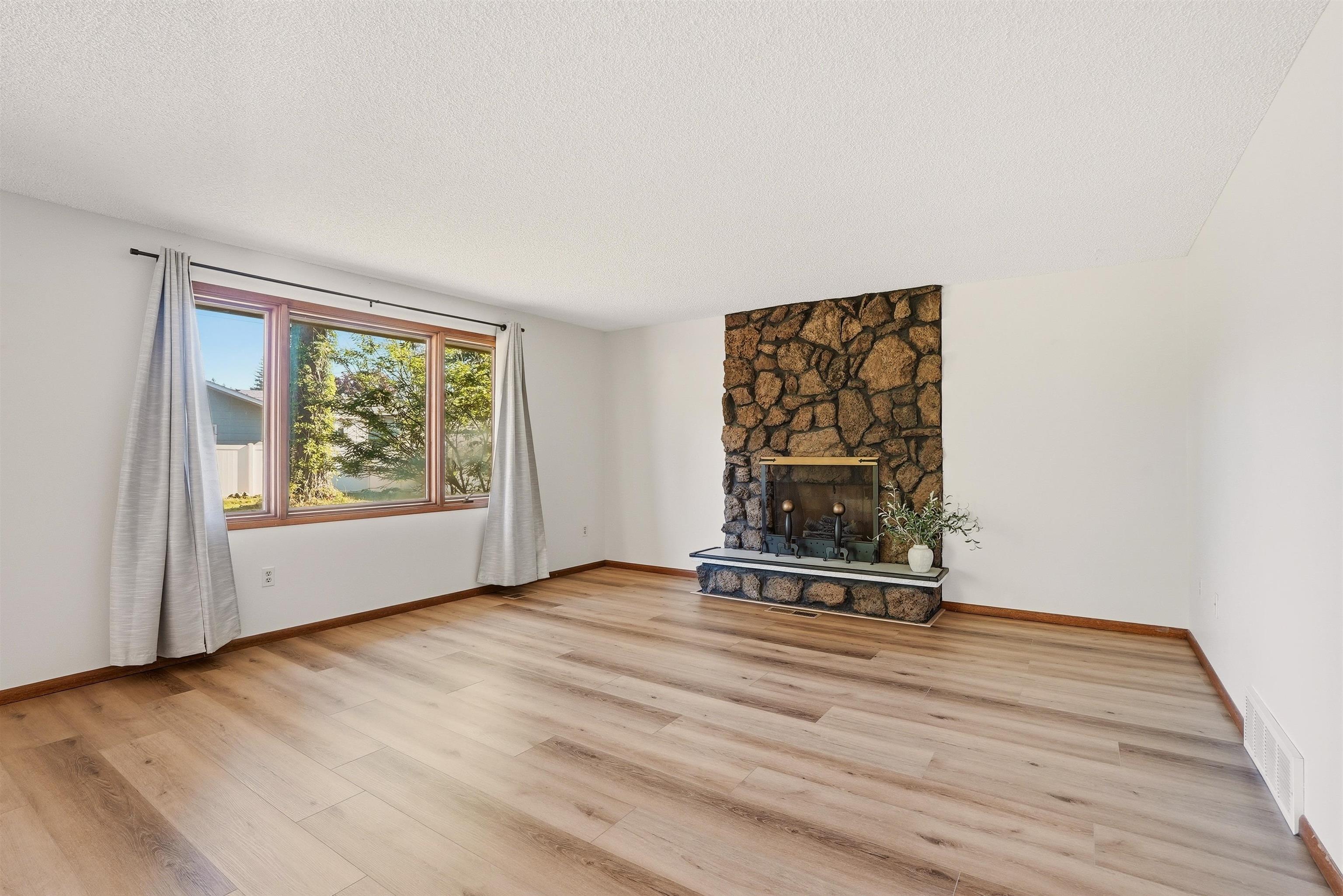 11119 E 26TH Ave - Photo 8
