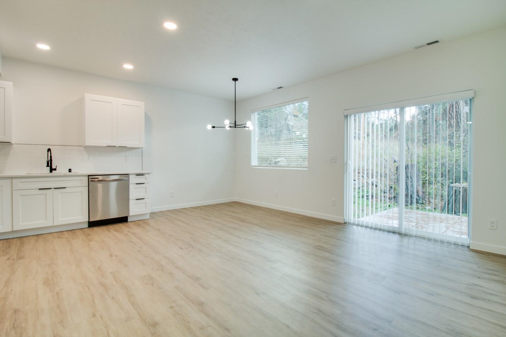 2720 E Hartson Ave - Photo 4