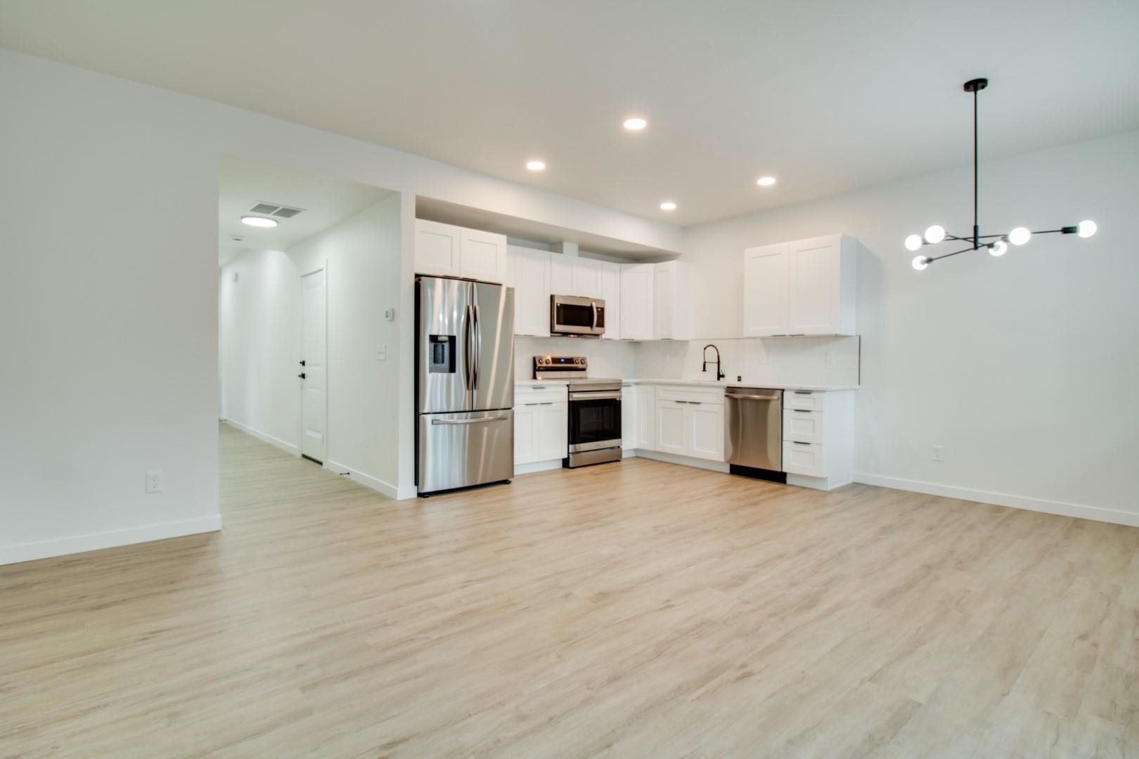2720 E Hartson Ave - Photo 5