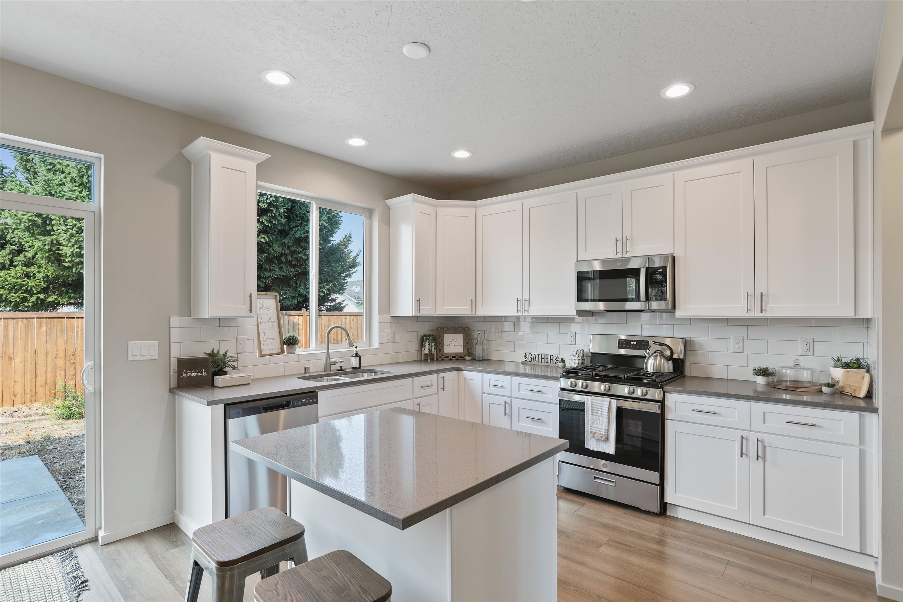 503 N Arc Ct - Photo 5