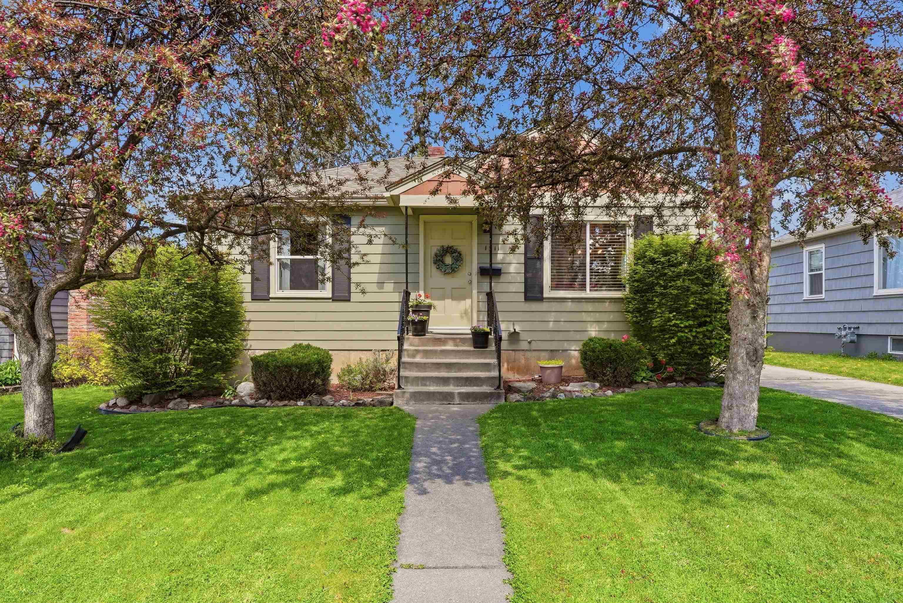 1311 E 40th Ave - Photo 1