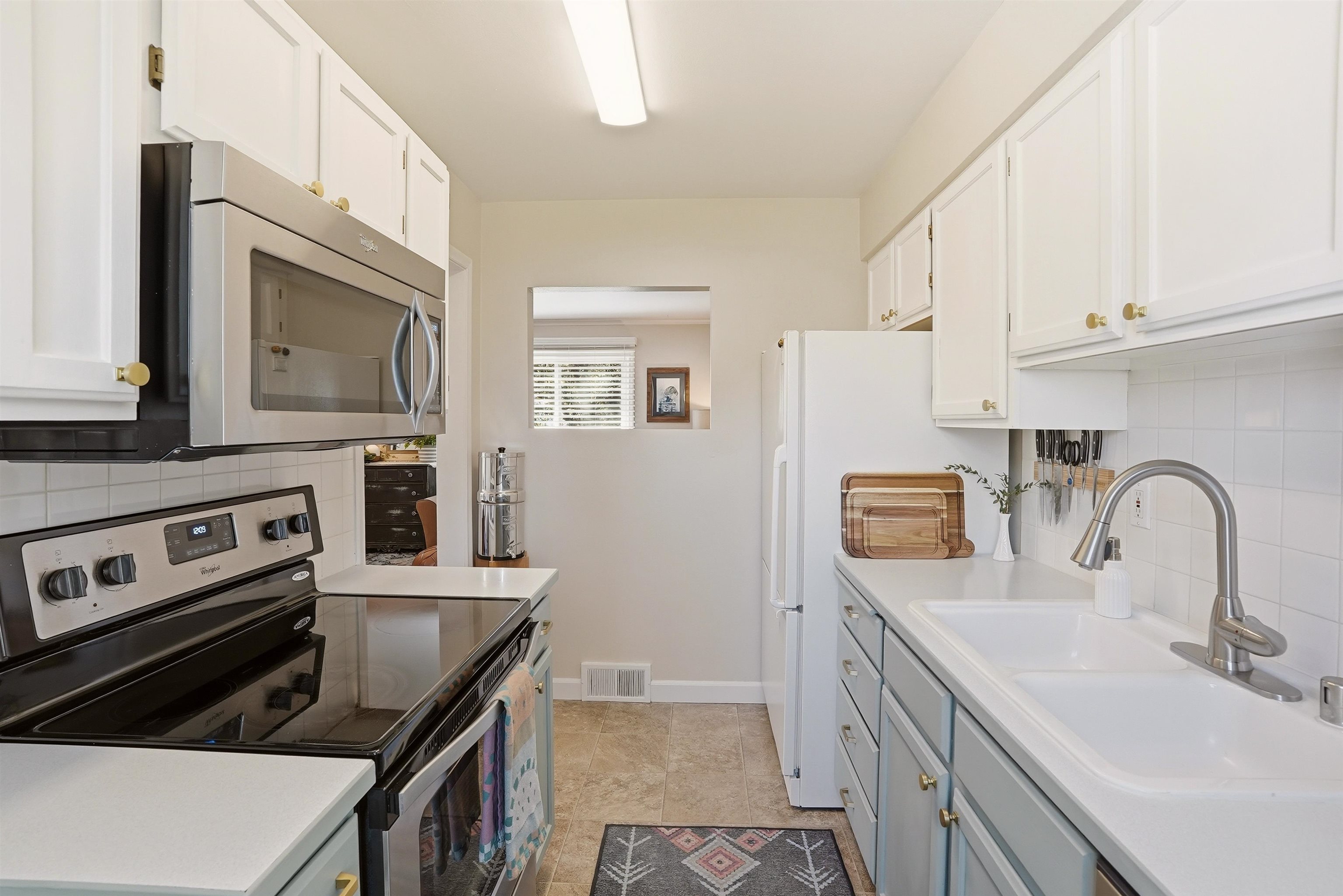 1311 E 40th Ave - Photo 11