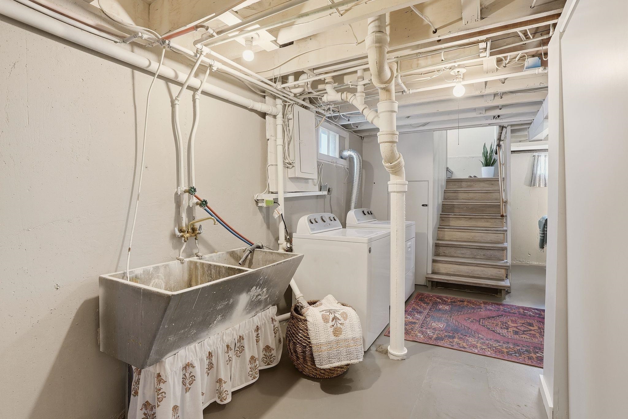1311 E 40th Ave - Photo 24