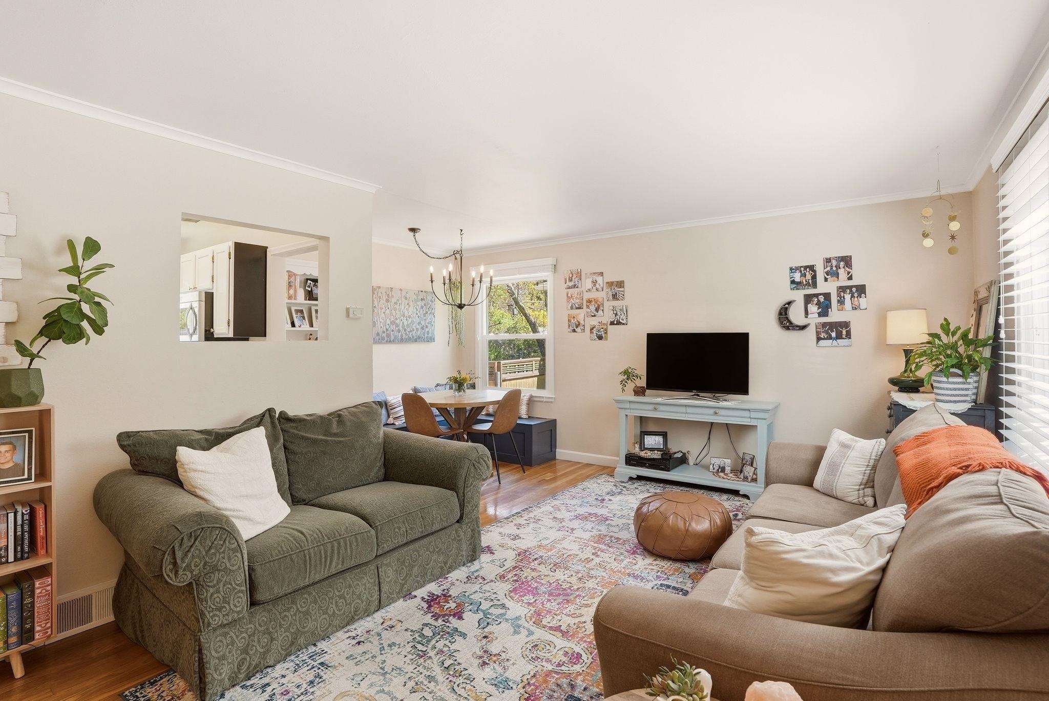 1311 E 40th Ave - Photo 4