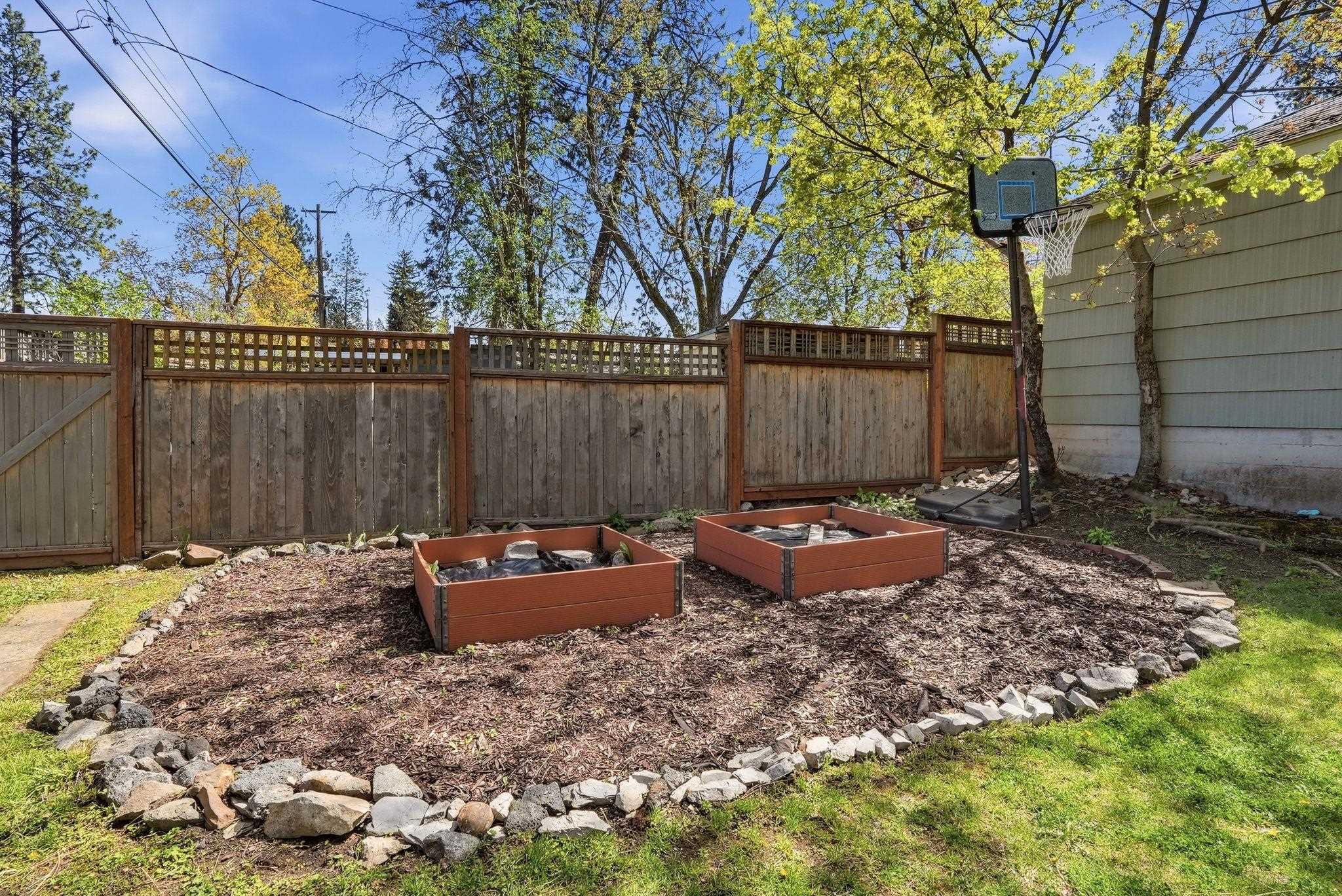 1311 E 40th Ave - Photo 31