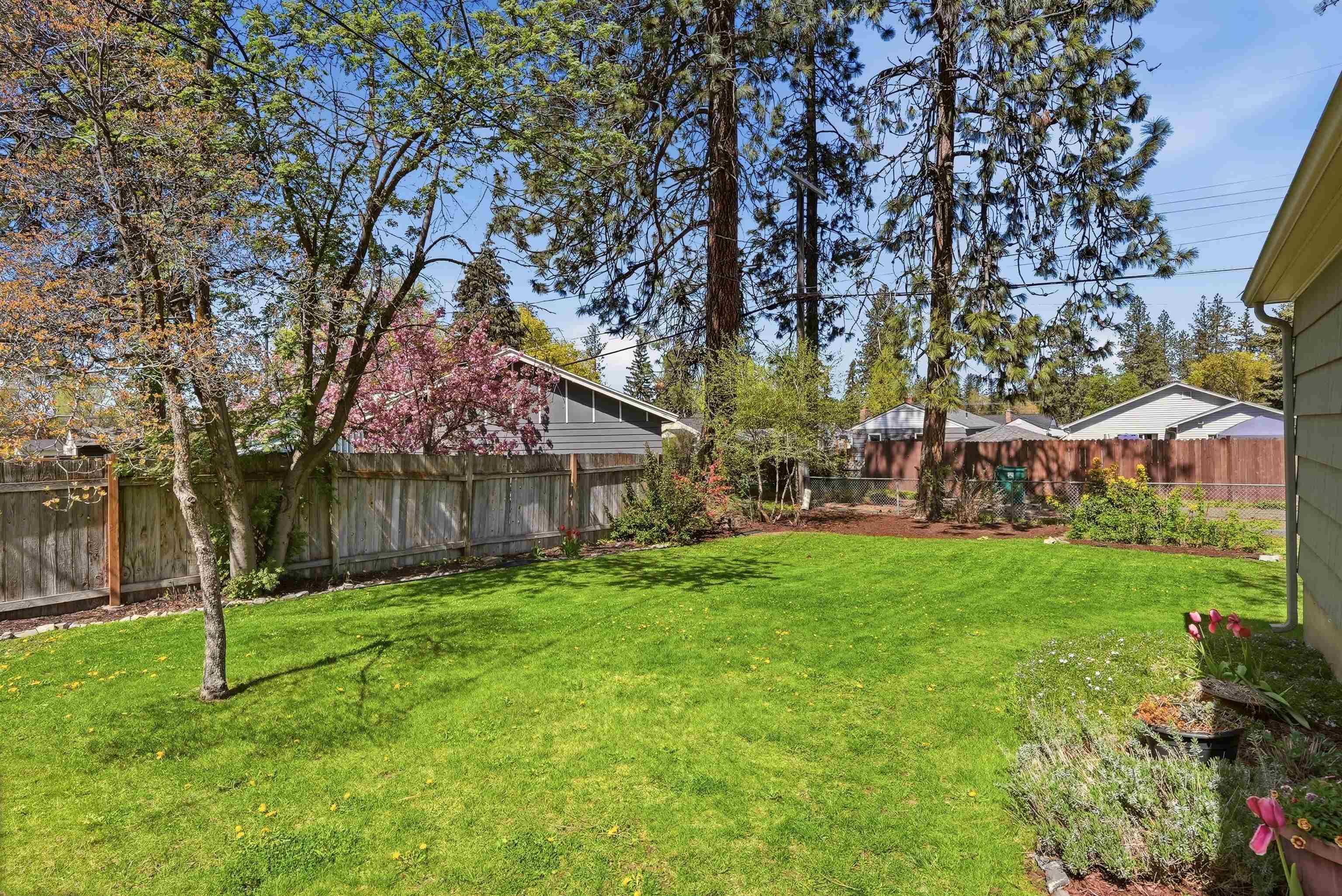 1311 E 40th Ave - Photo 32