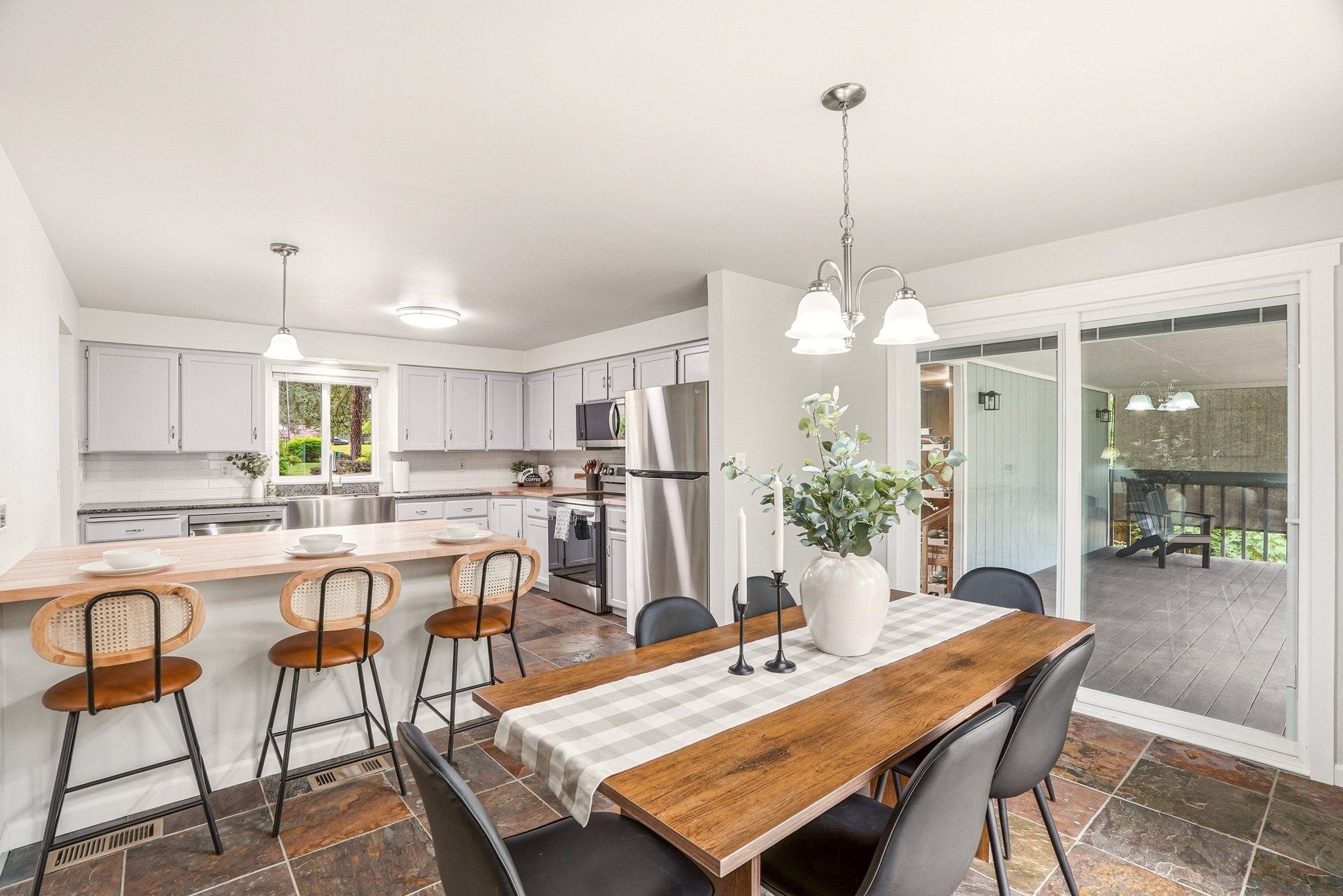 11213 N Astor St - Photo 12