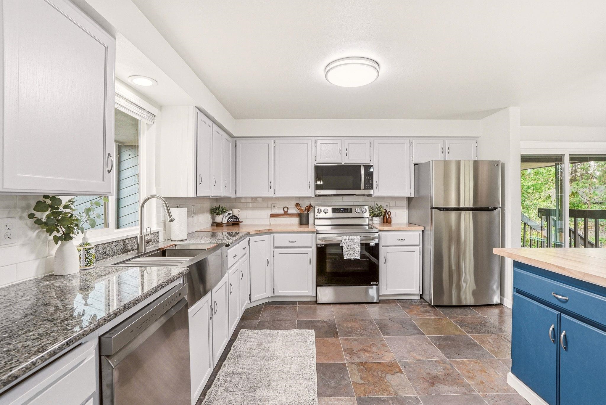 11213 N Astor St - Photo 13