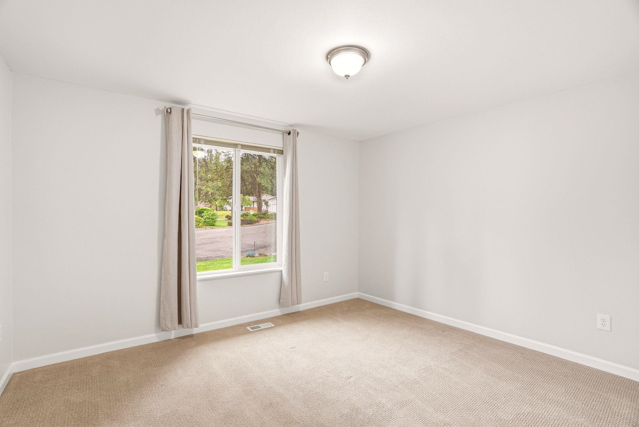 11213 N Astor St - Photo 28