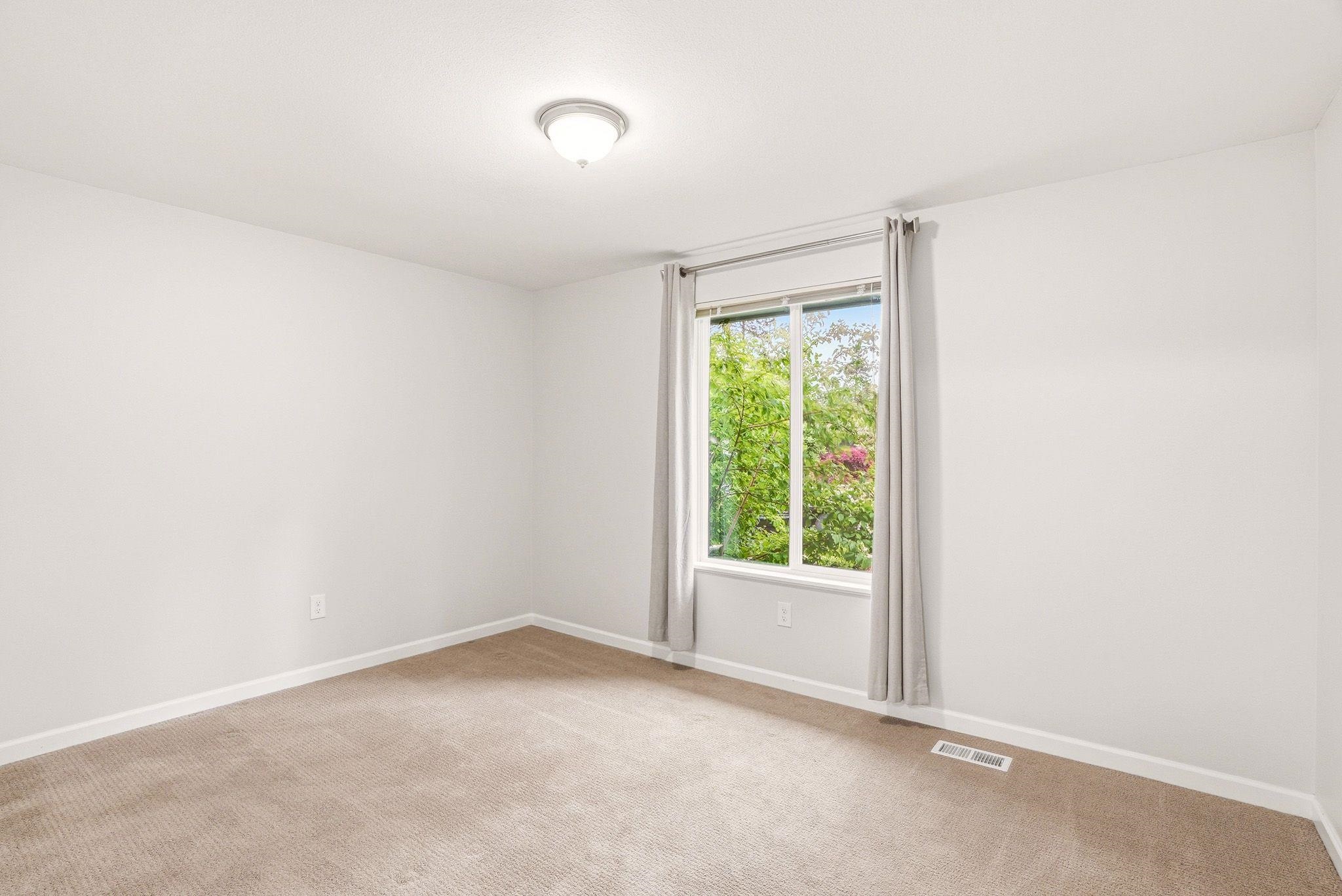 11213 N Astor St - Photo 29